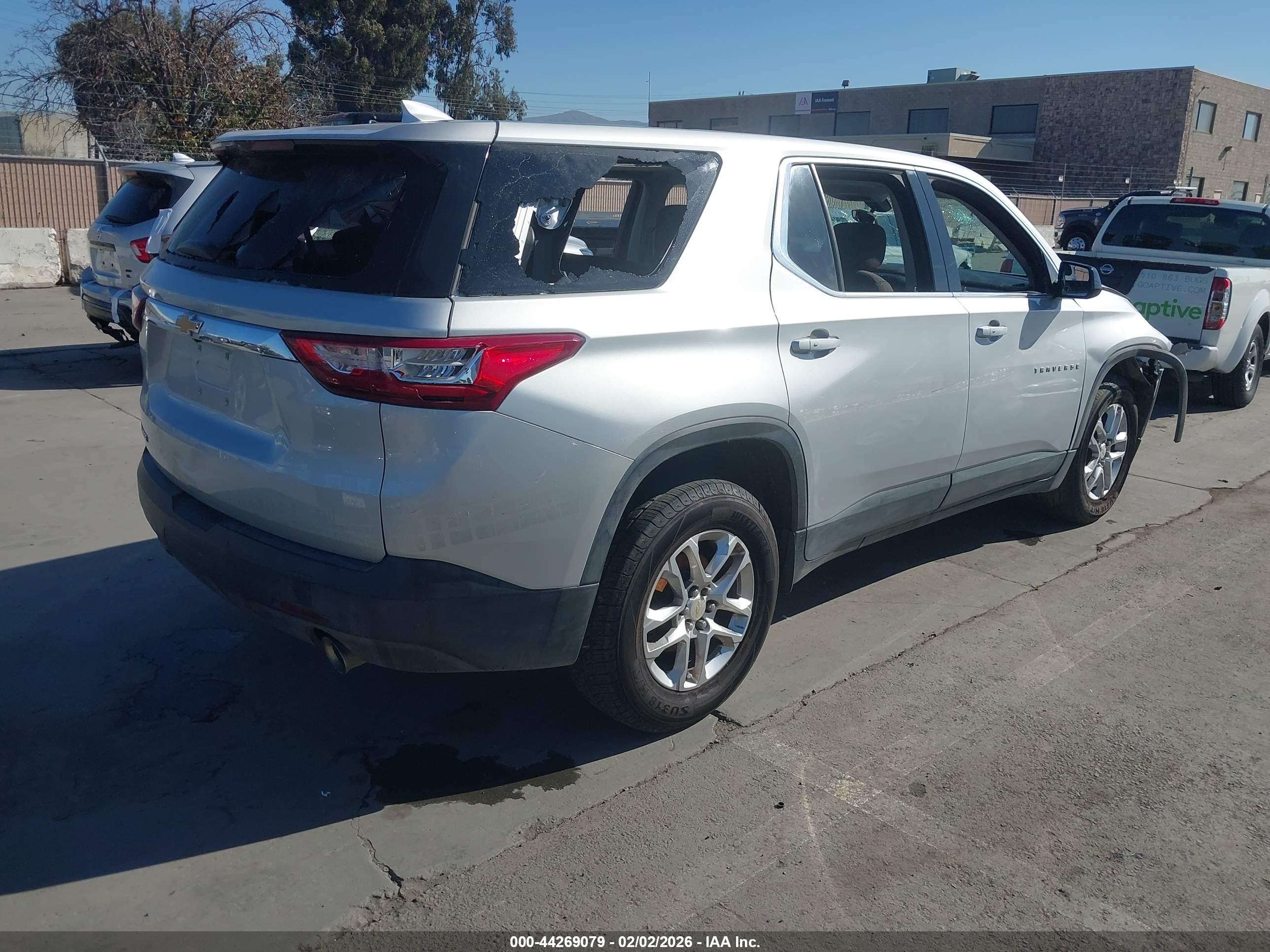 CHEVROLET TRAVERSE image 4