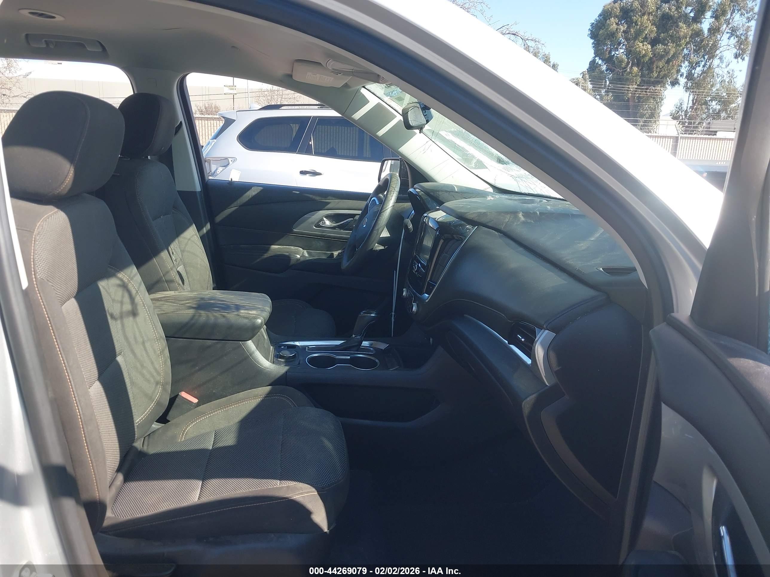 CHEVROLET TRAVERSE image 5