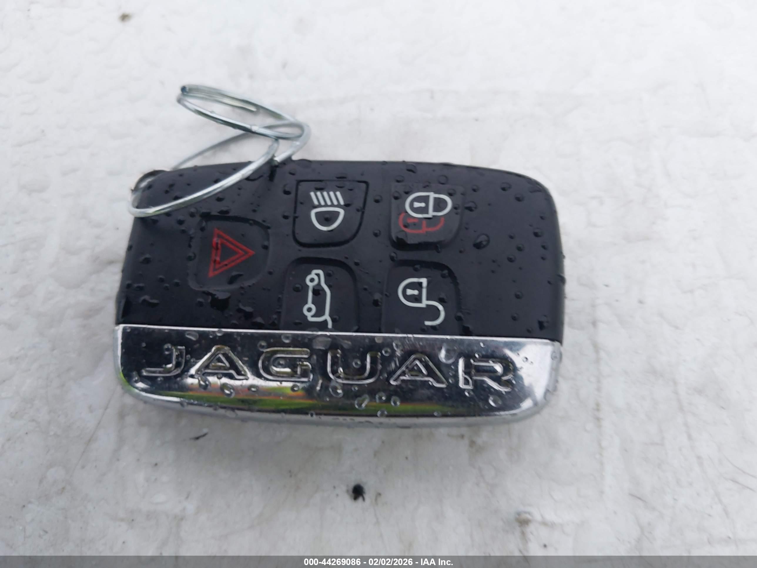 JAGUAR F-PACE image 11