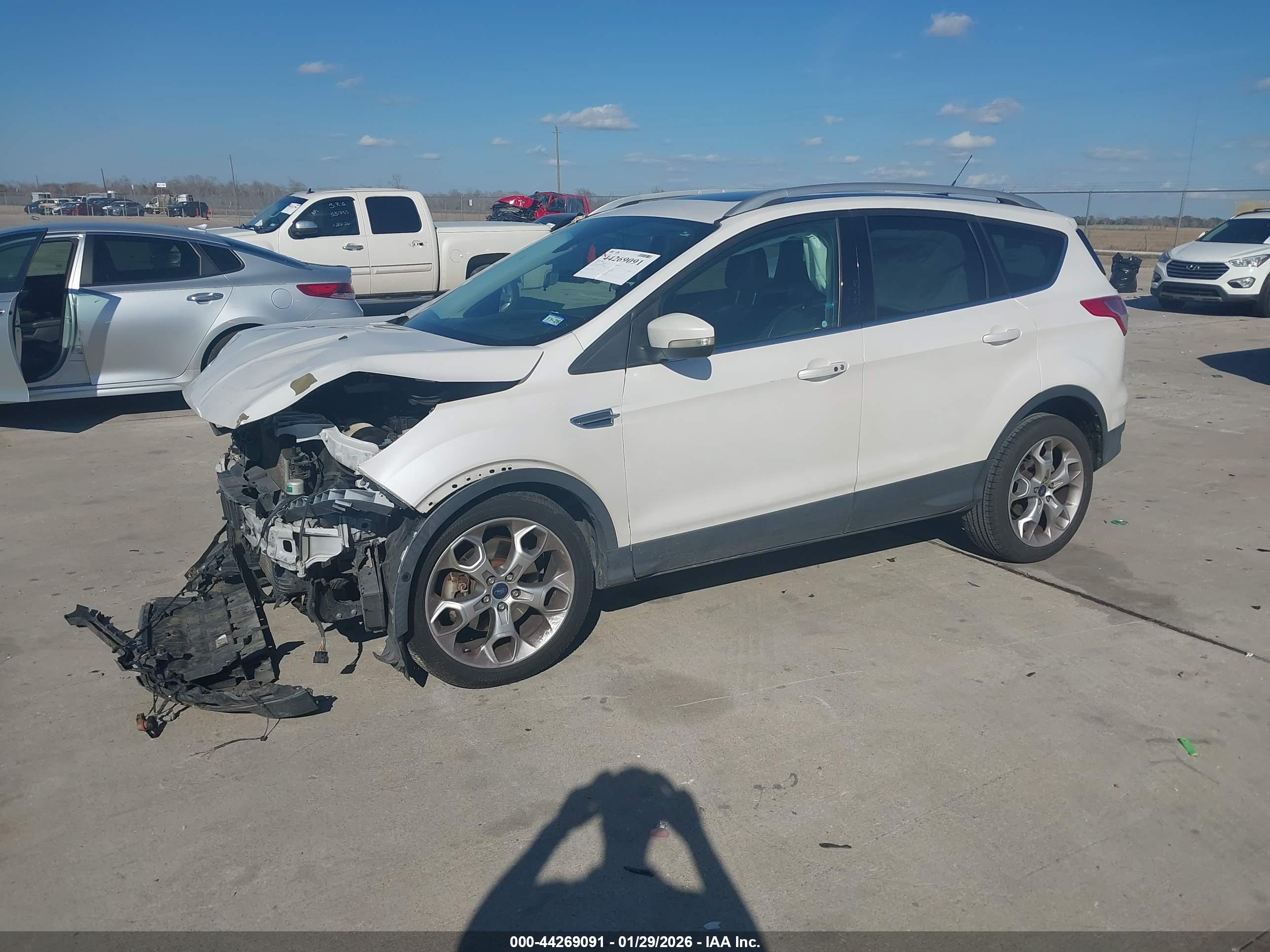 FORD ESCAPE image 2