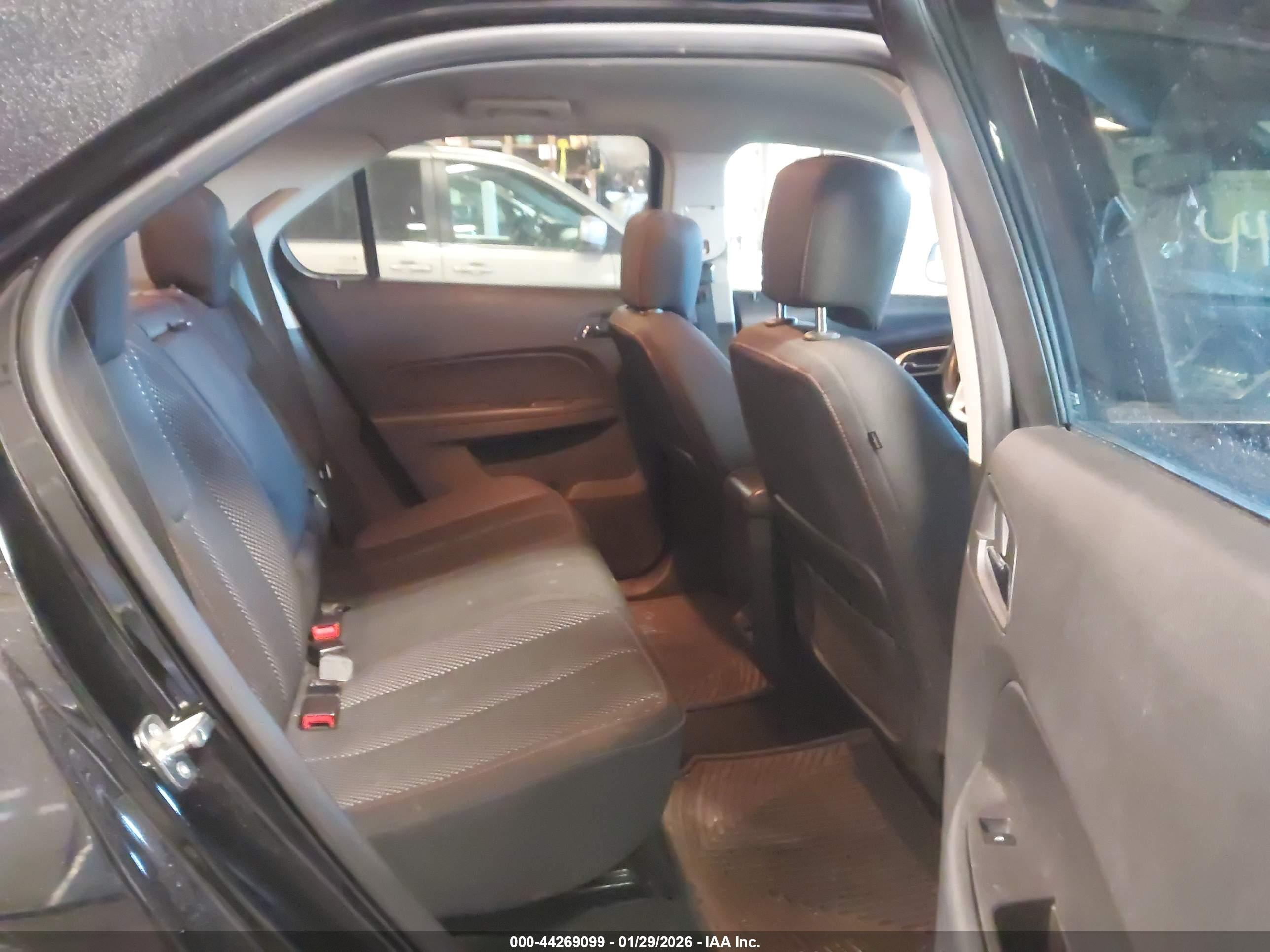 CHEVROLET EQUINOX image 8