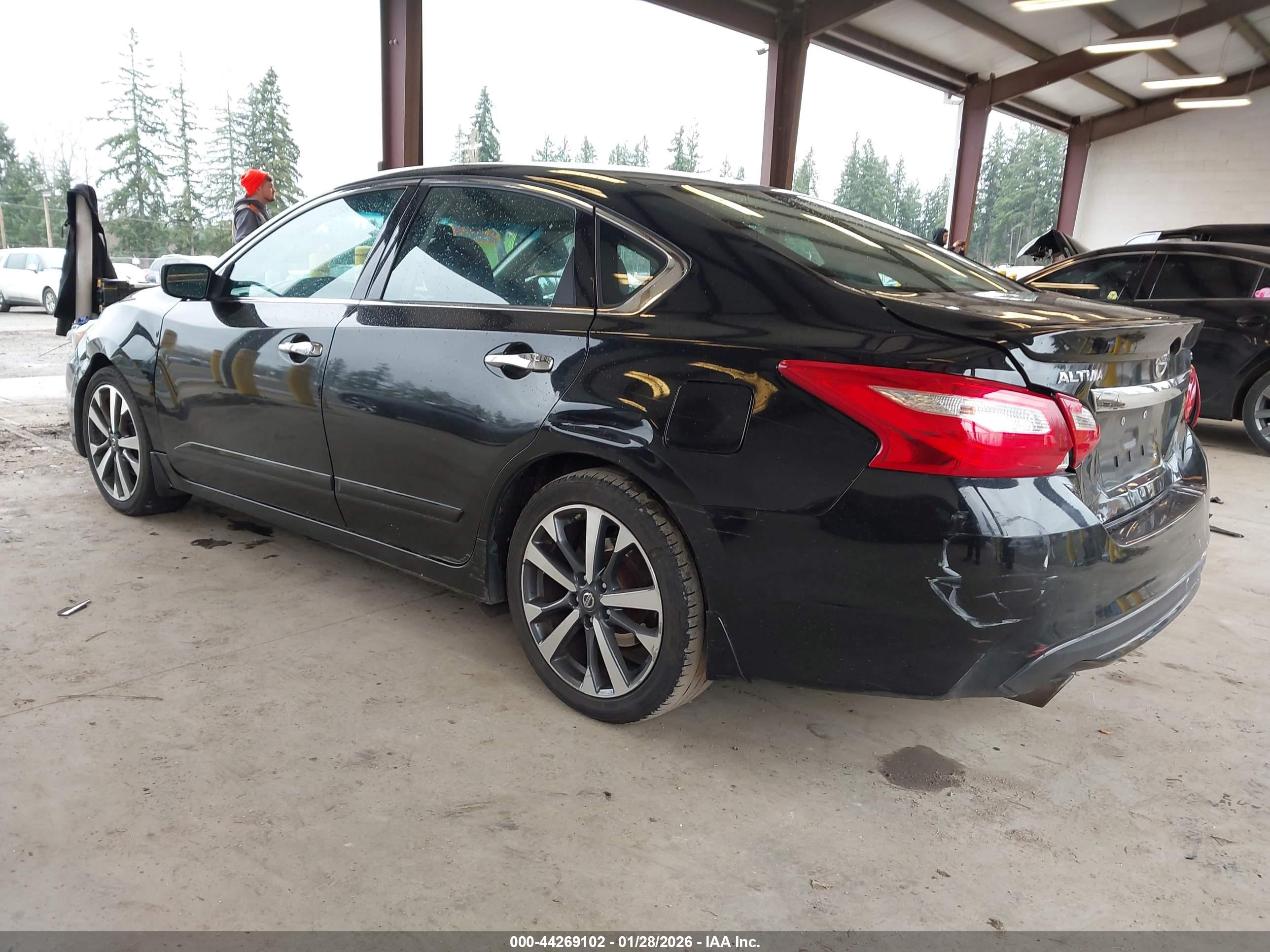 NISSAN ALTIMA image 3