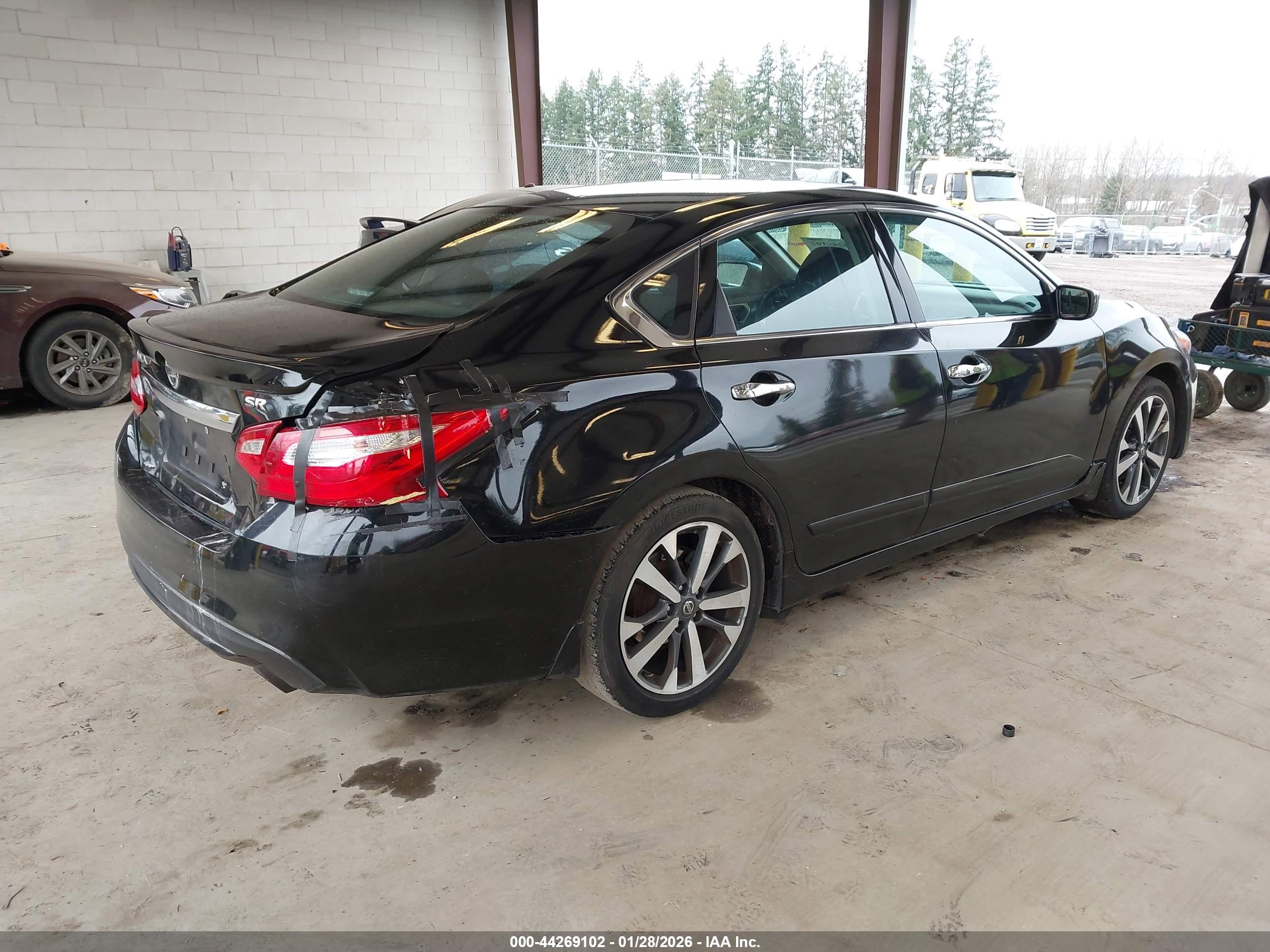 NISSAN ALTIMA image 4