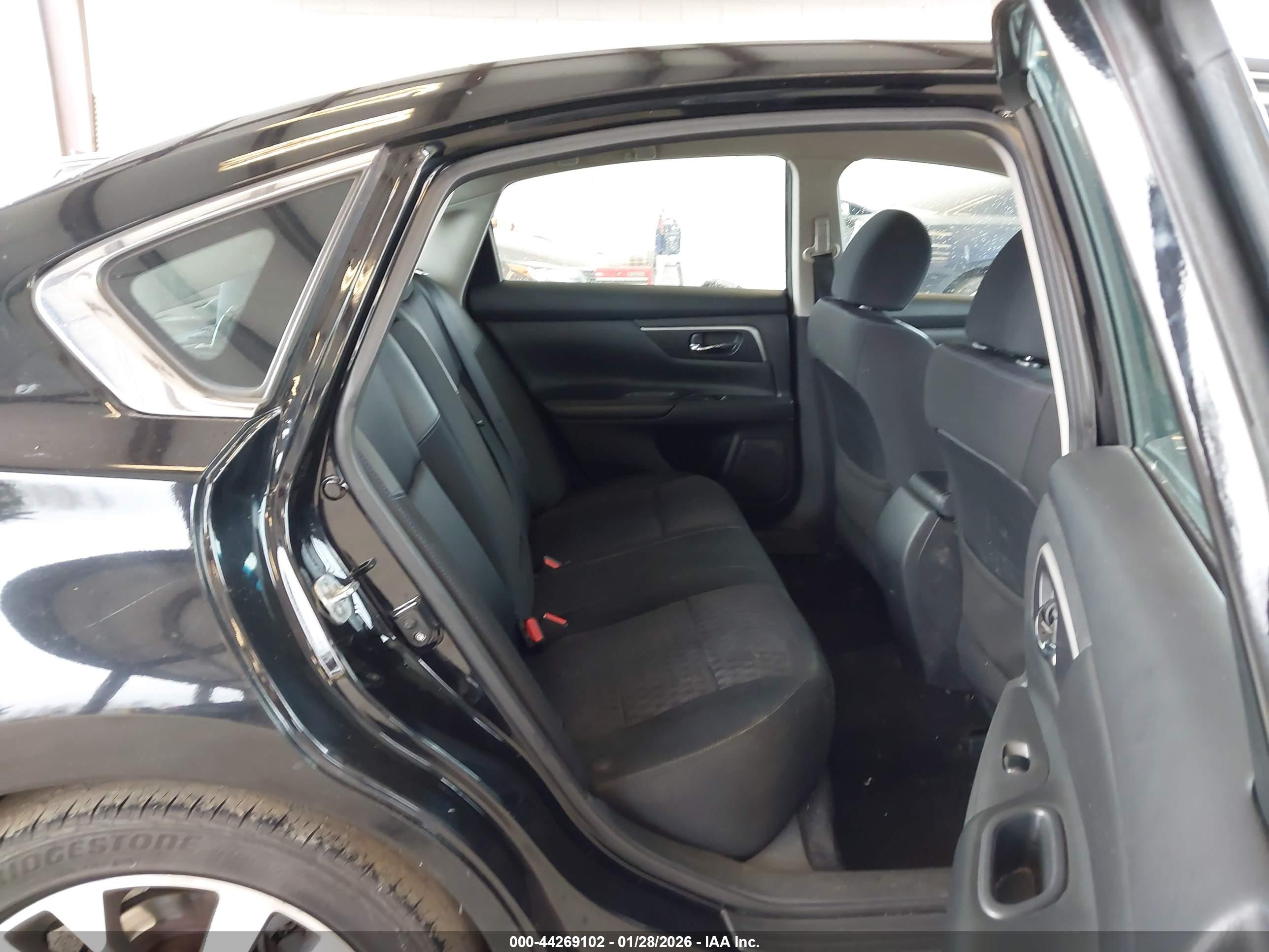 NISSAN ALTIMA image 8