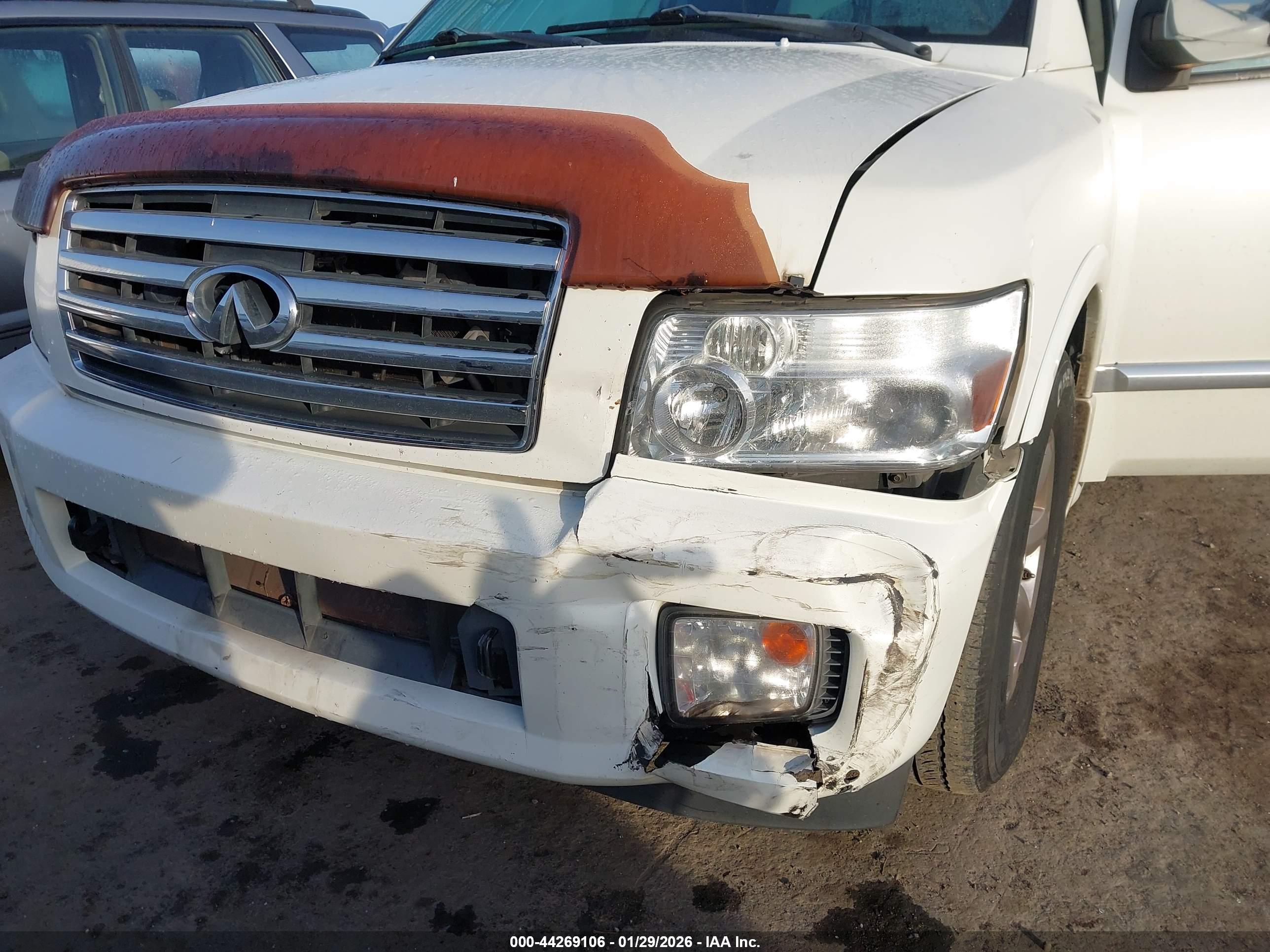 INFINITI QX56 image 6