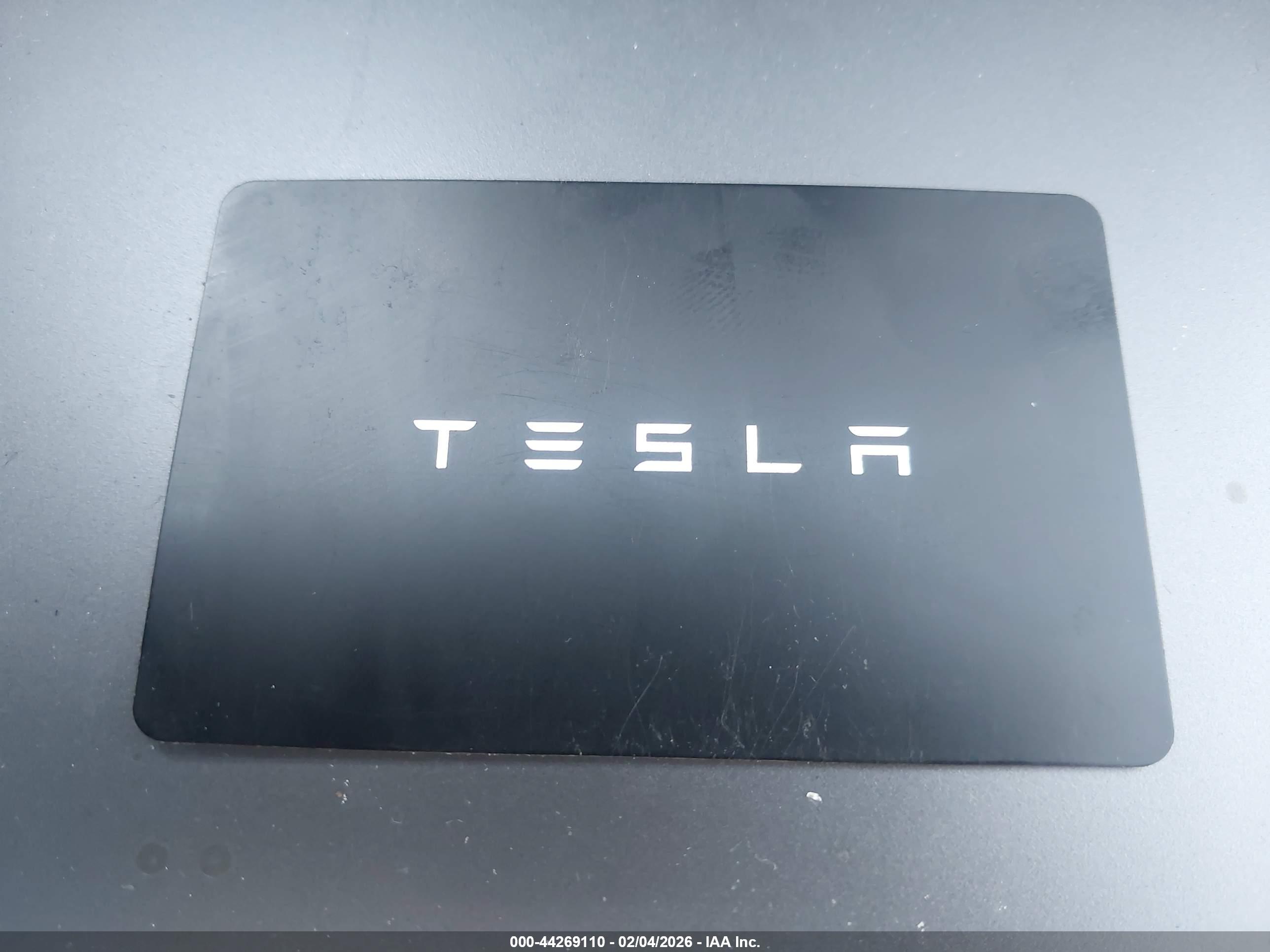 TESLA MODEL image 11