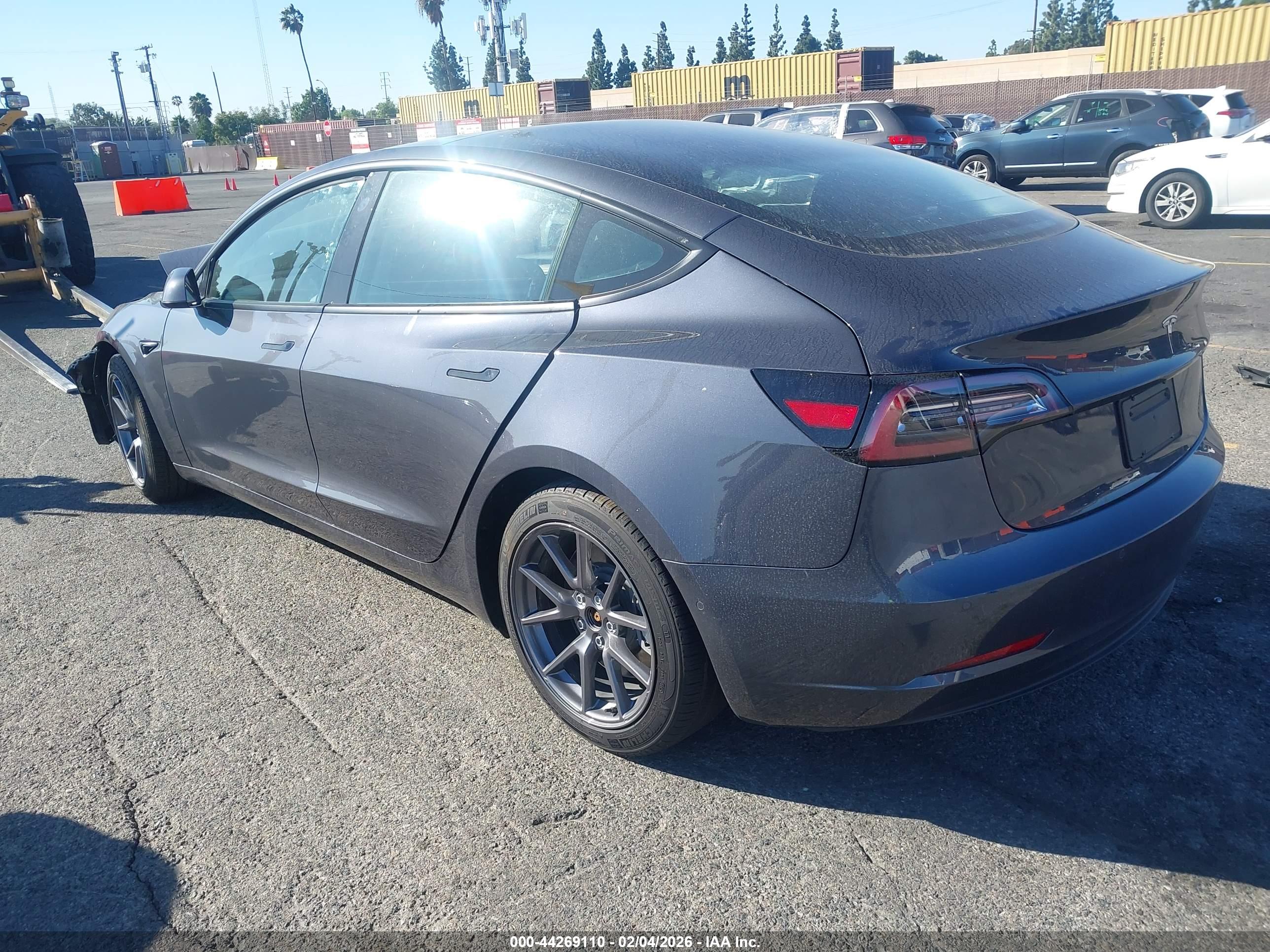 TESLA MODEL image 3