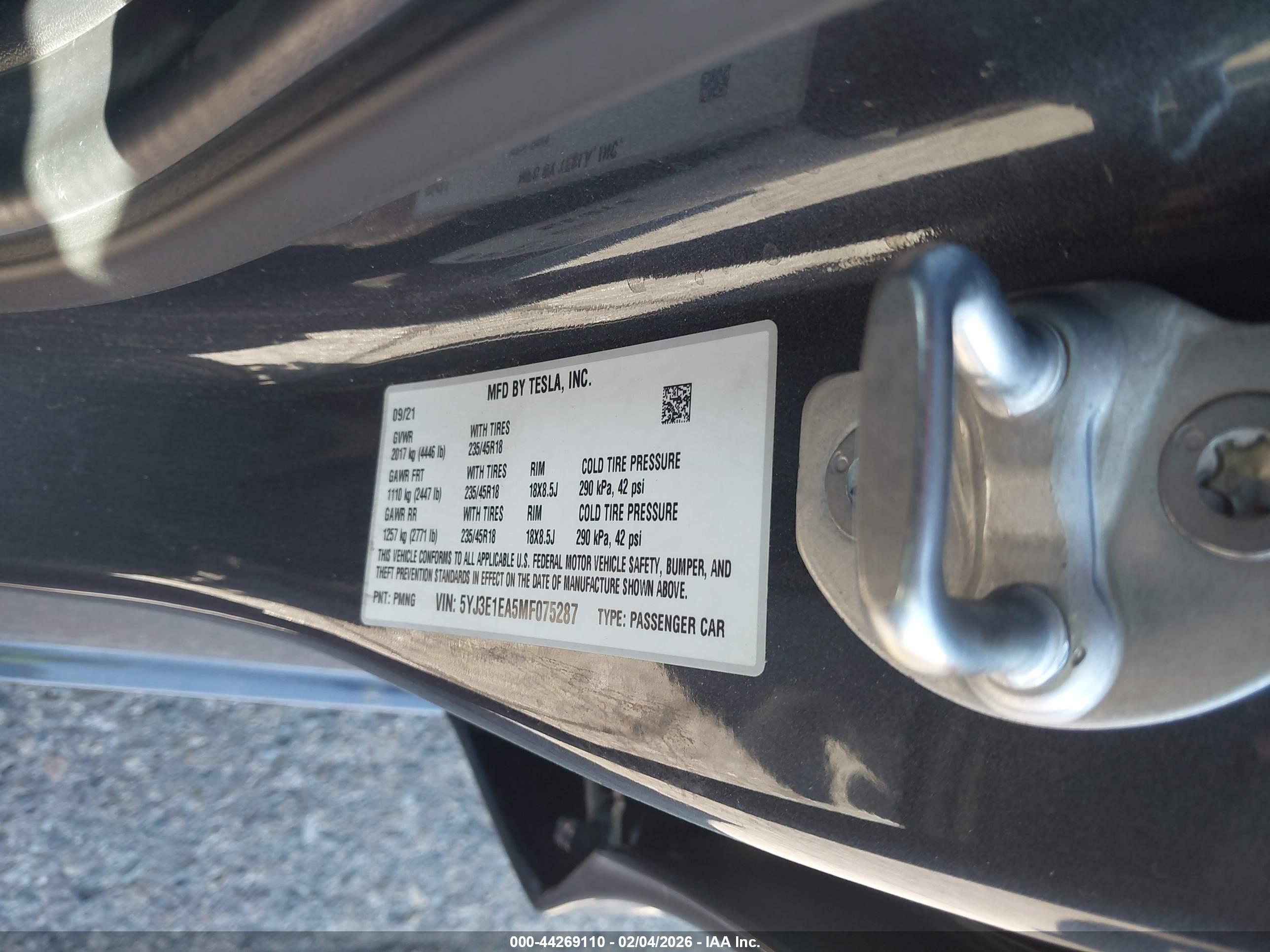 TESLA MODEL image 9