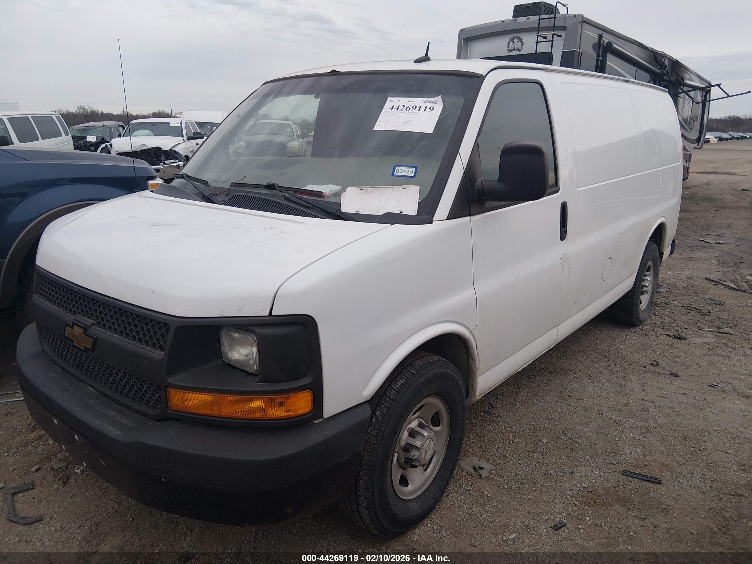 CHEVROLET EXPRESS image 2
