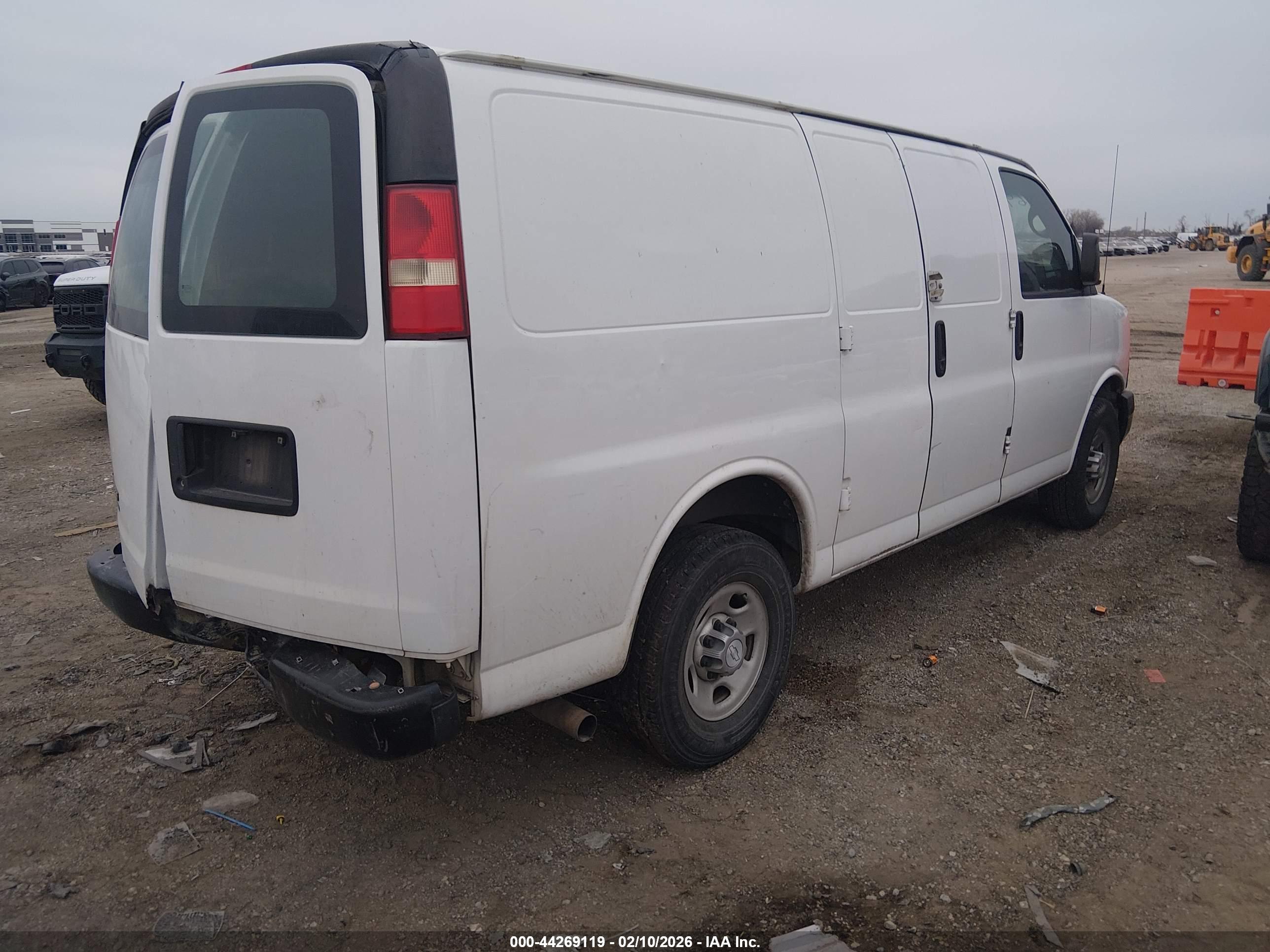 CHEVROLET EXPRESS image 4
