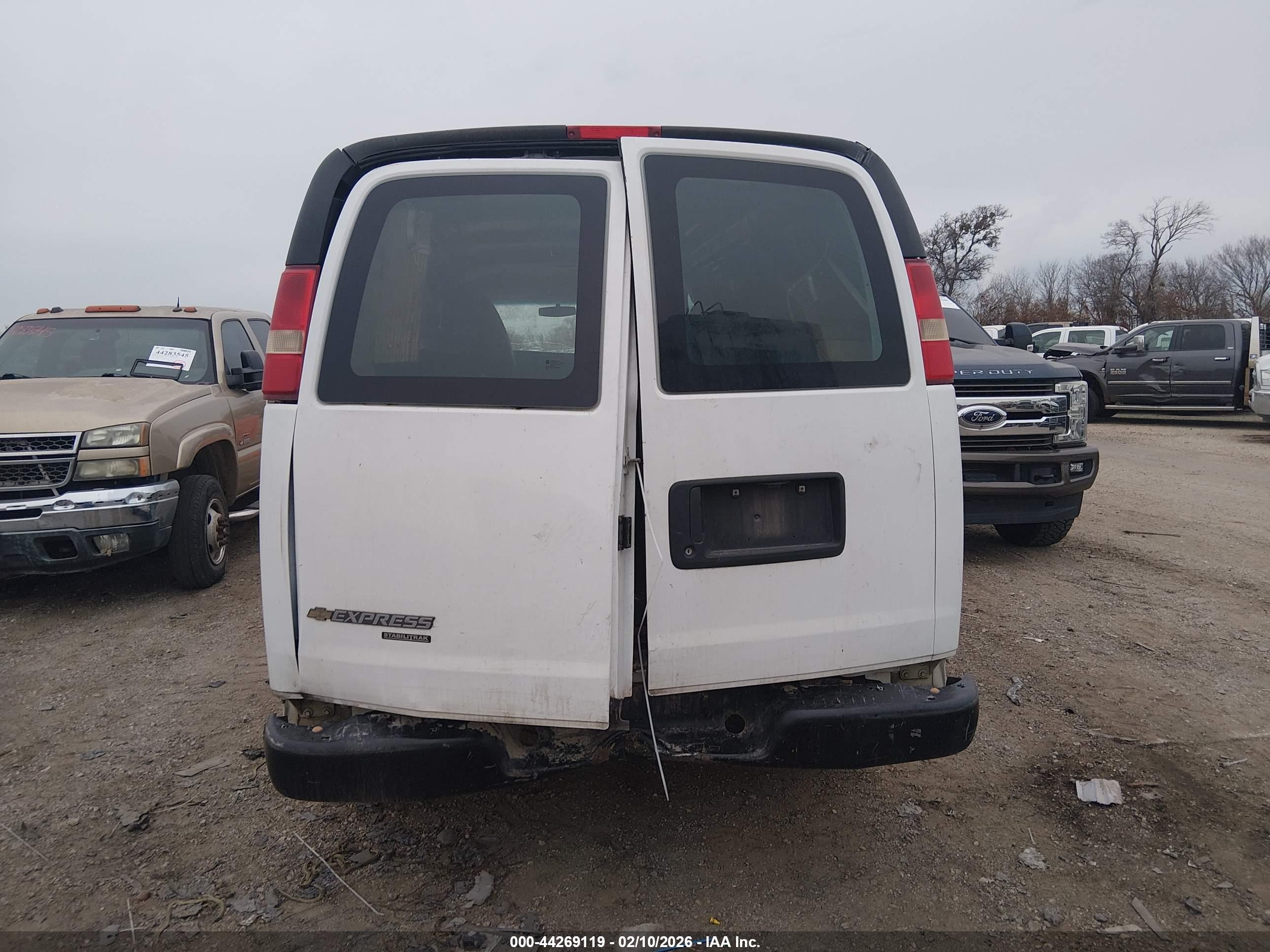 CHEVROLET EXPRESS image 6