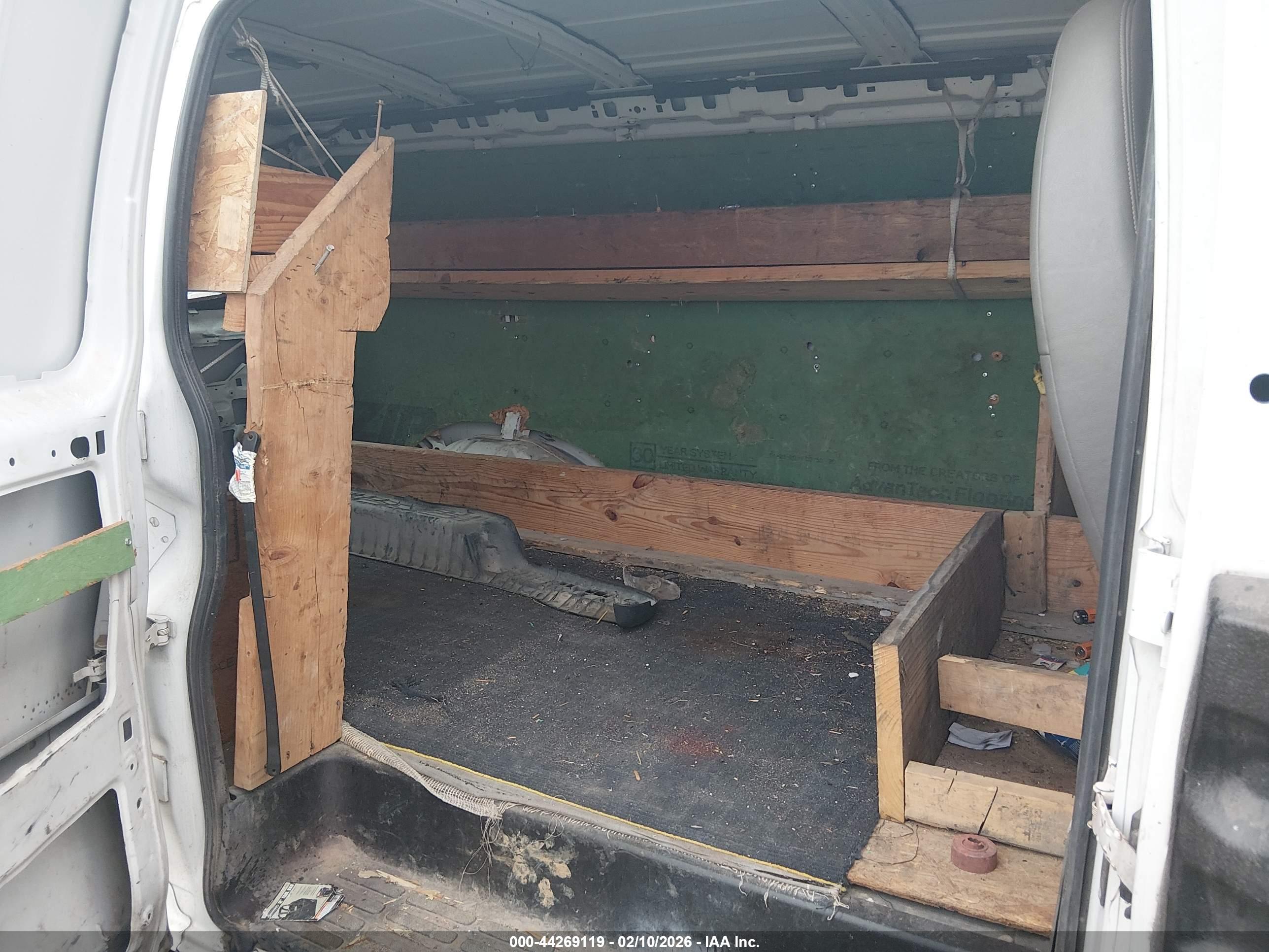 CHEVROLET EXPRESS image 8