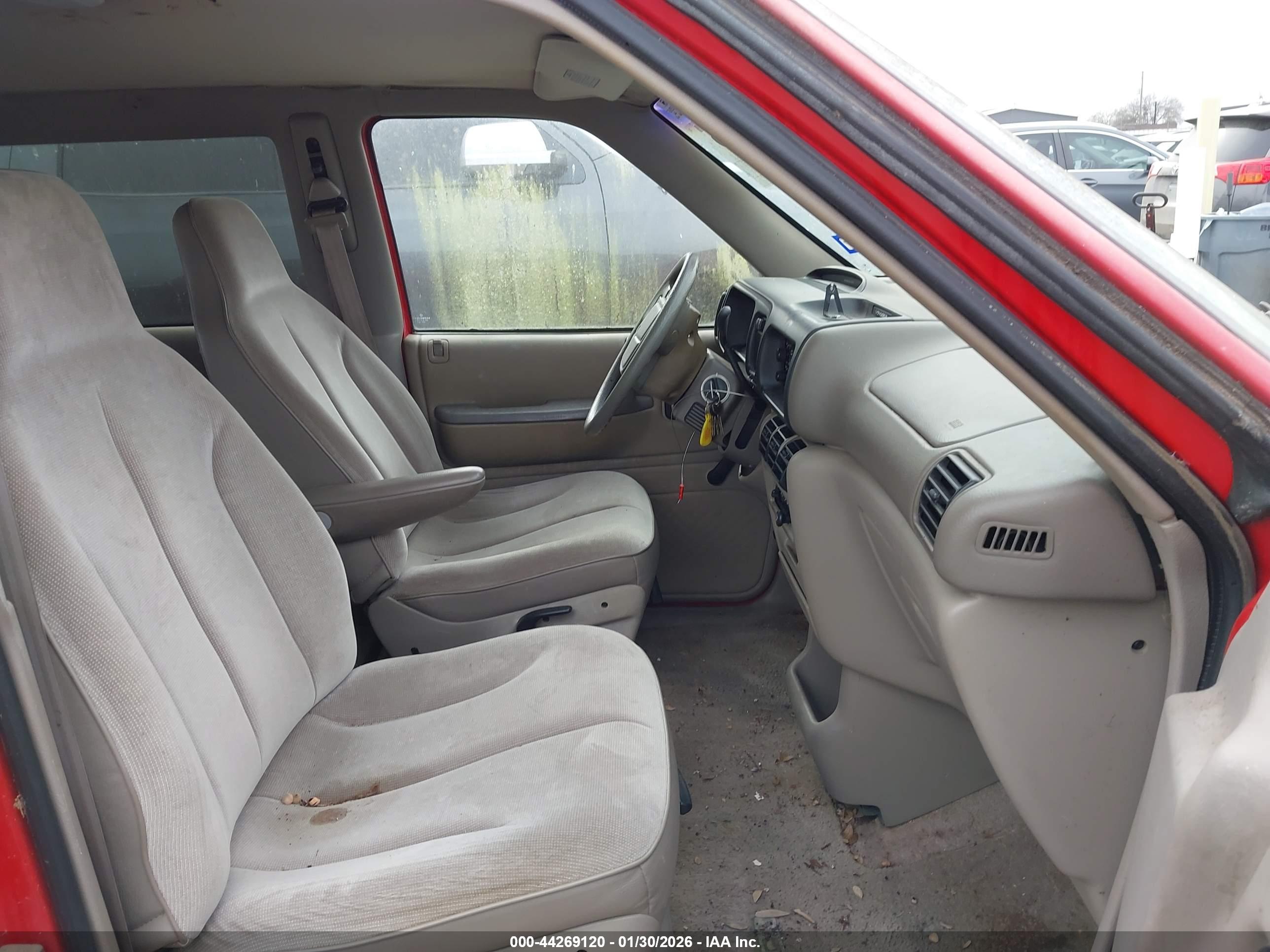 PLYMOUTH VOYAGER image 5