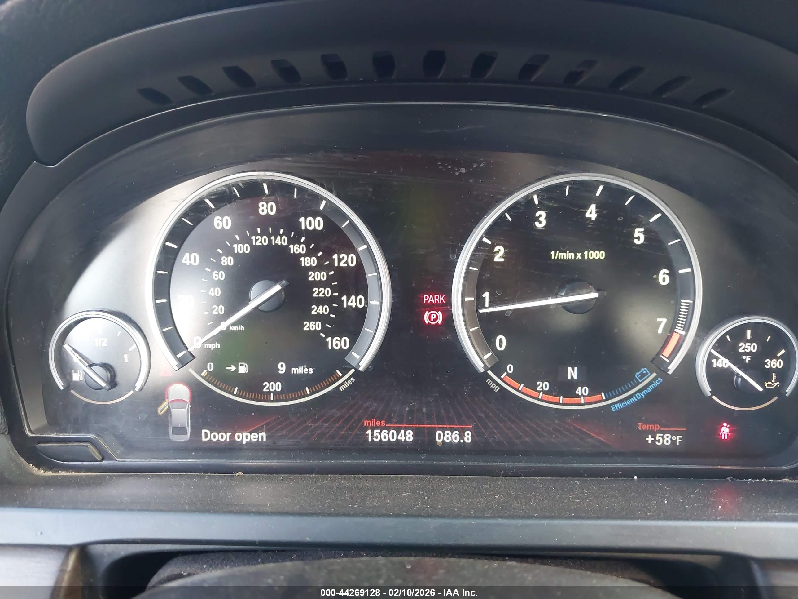 BMW 750I image 7
