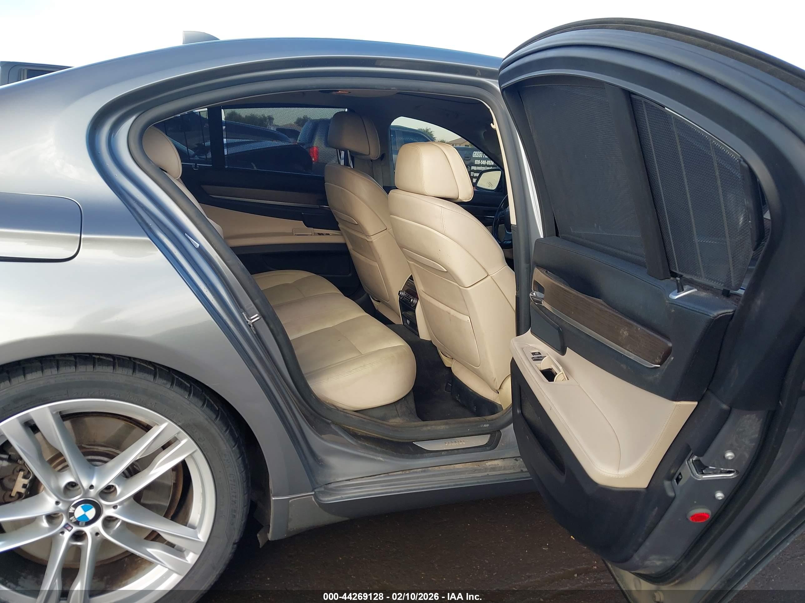 BMW 750I image 8
