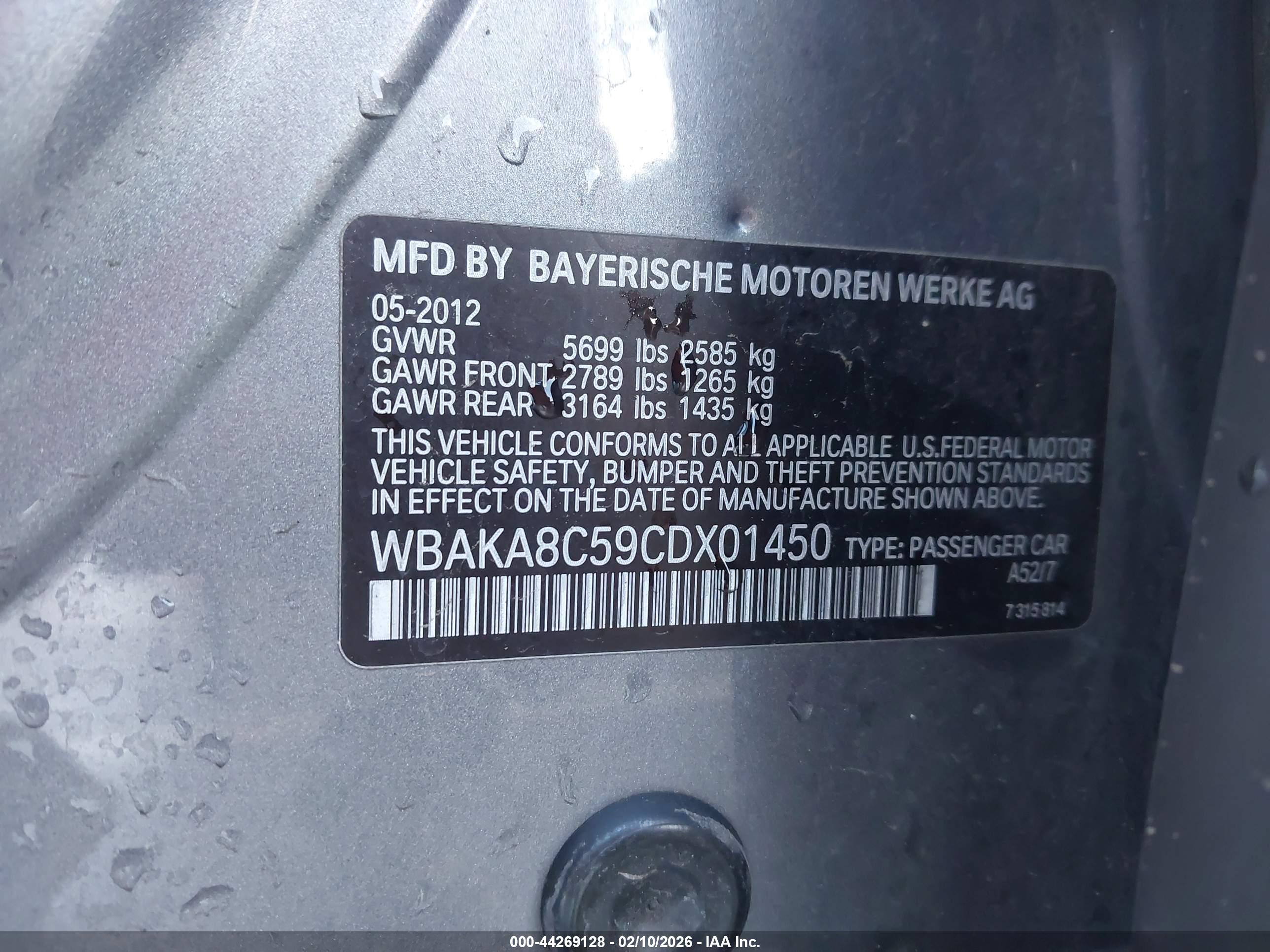BMW 750I image 9