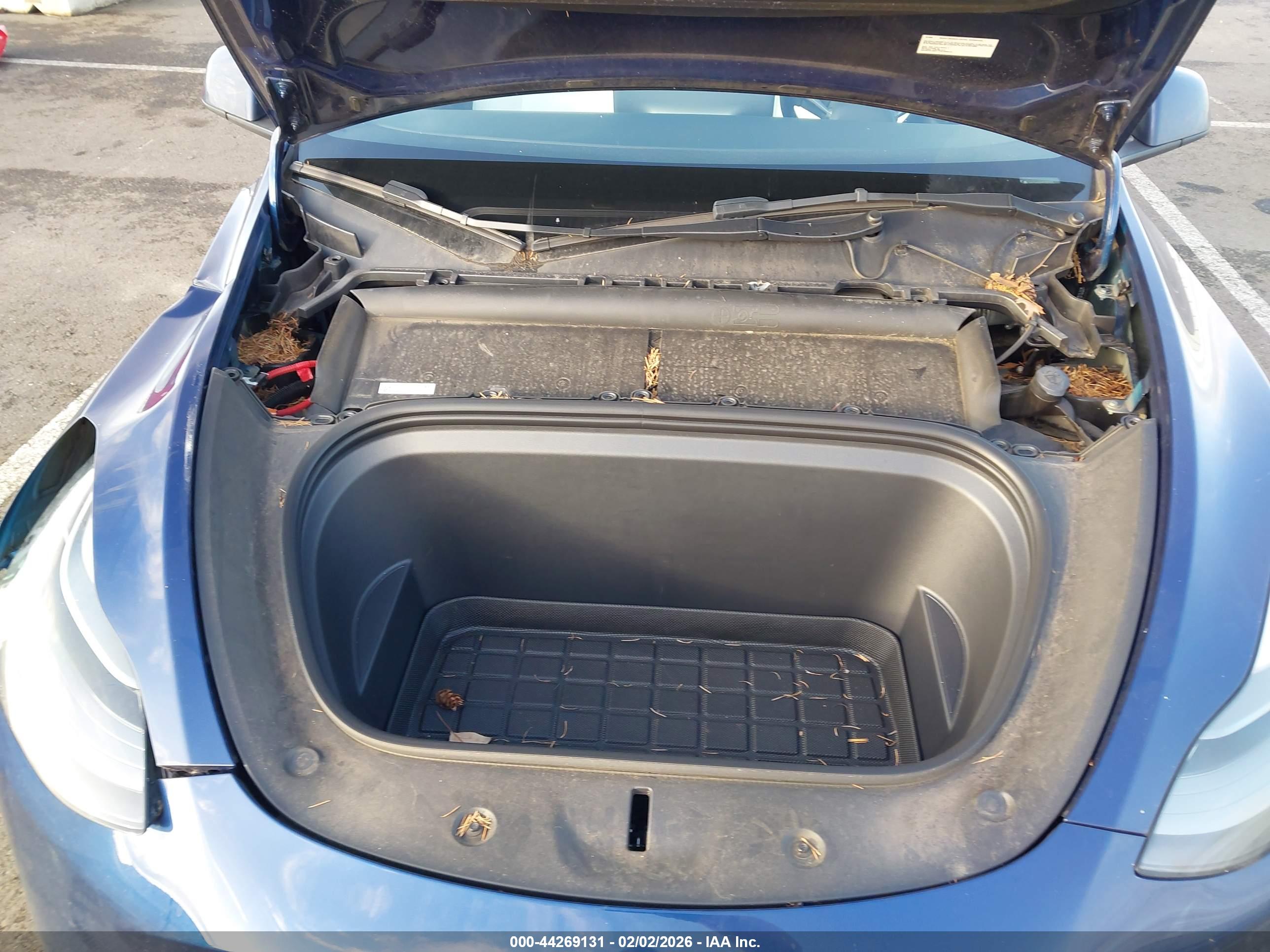 TESLA MODEL image 10
