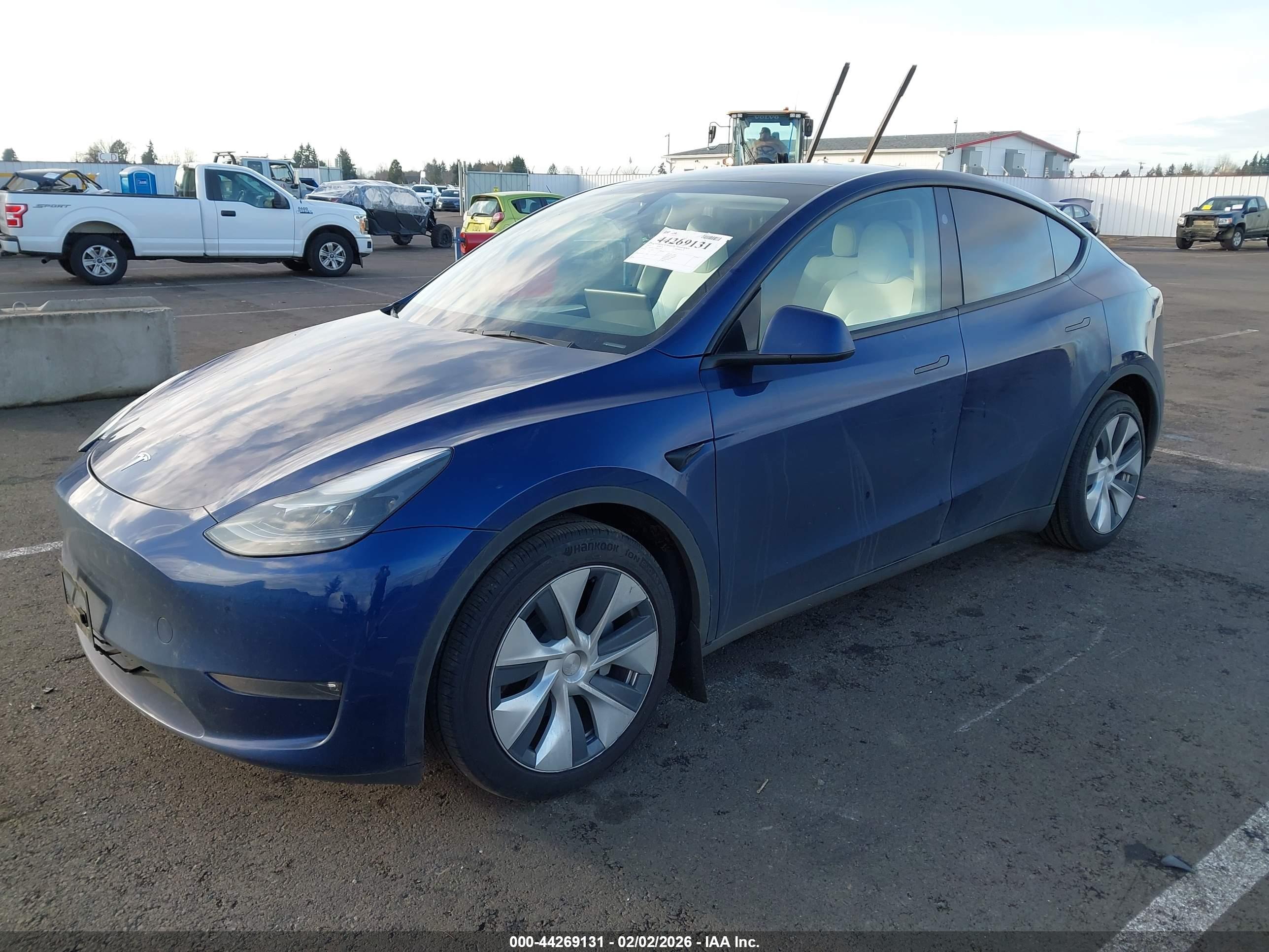TESLA MODEL image 2