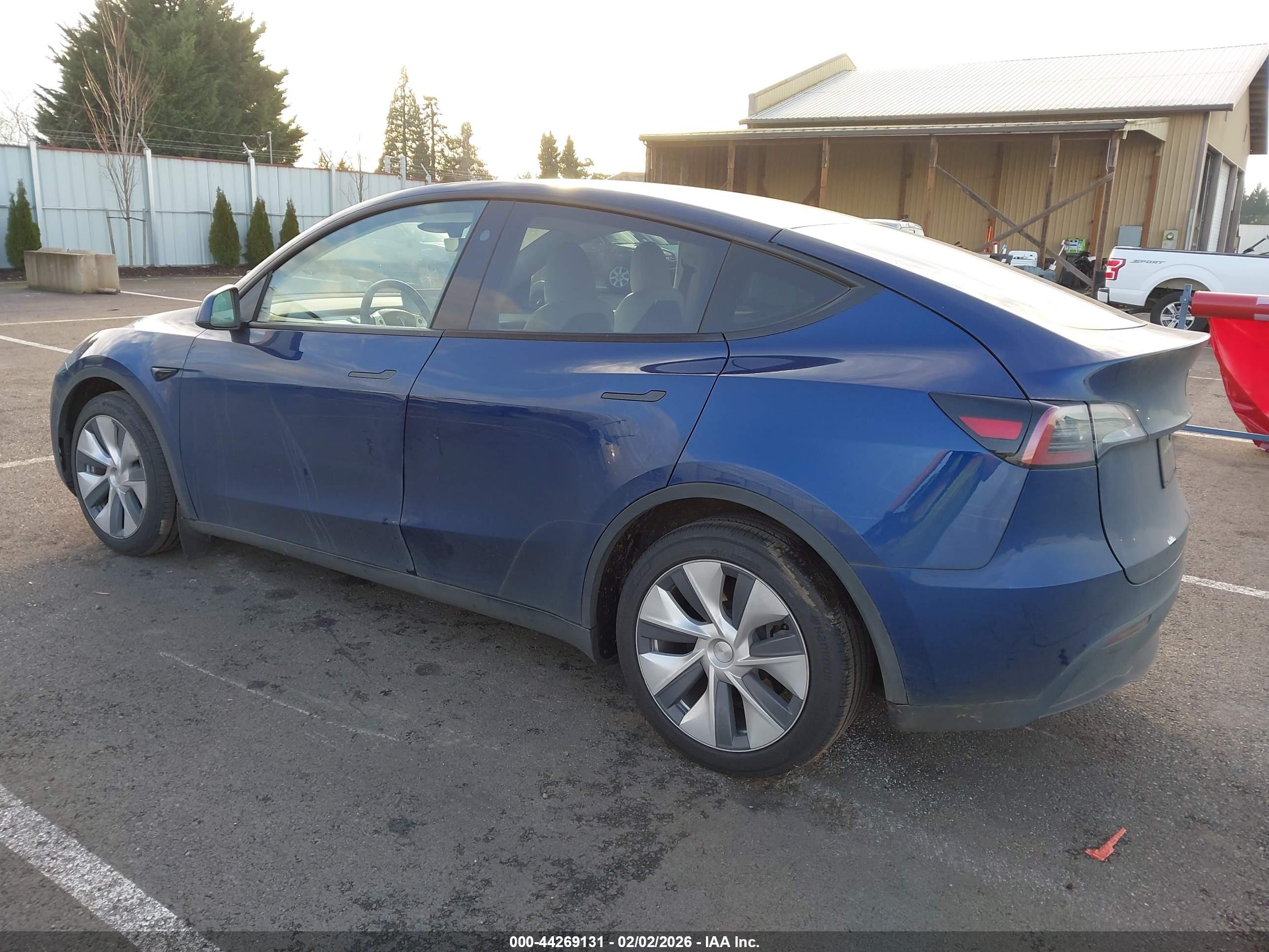 TESLA MODEL image 3