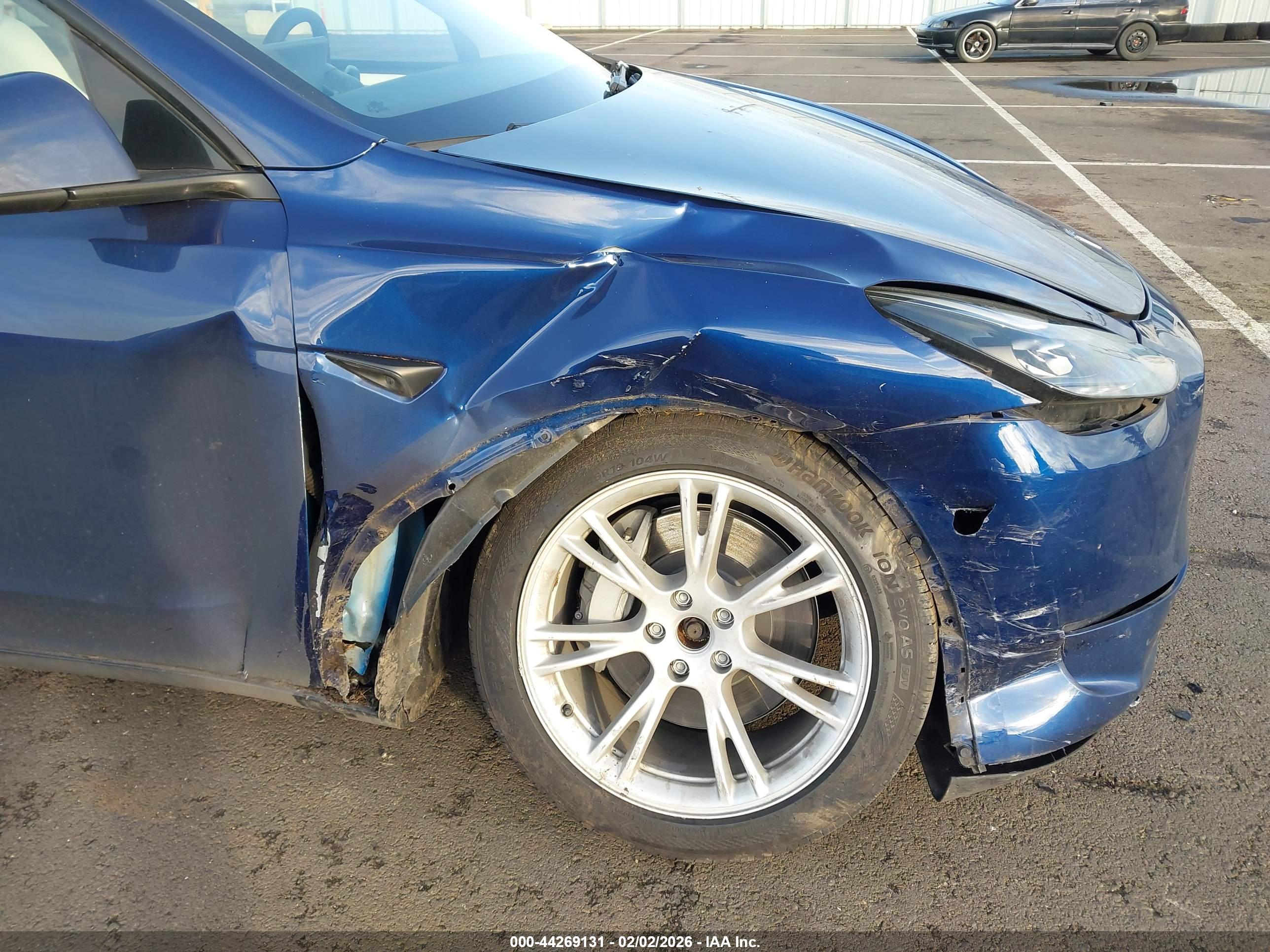 TESLA MODEL image 6