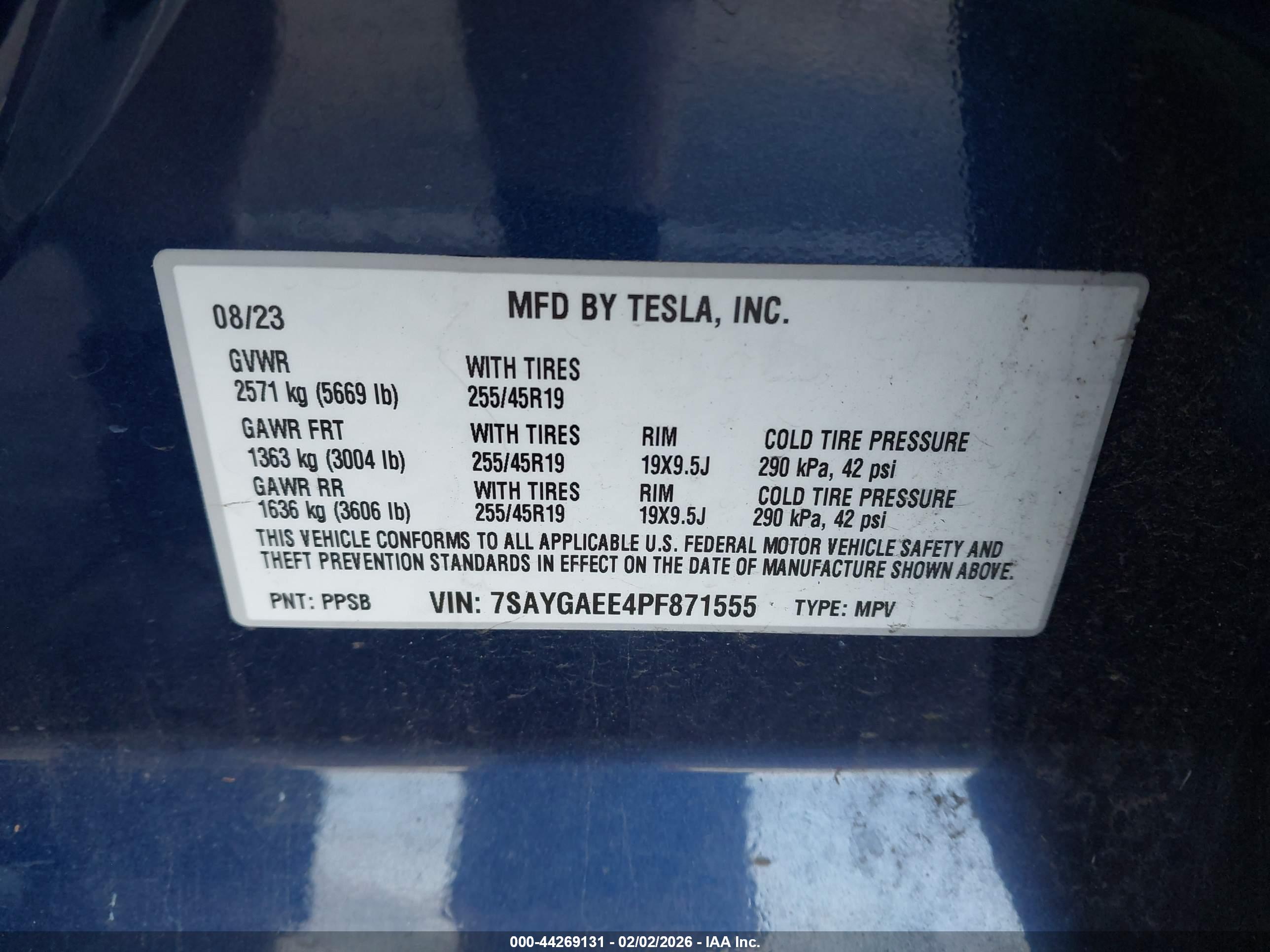 TESLA MODEL image 9