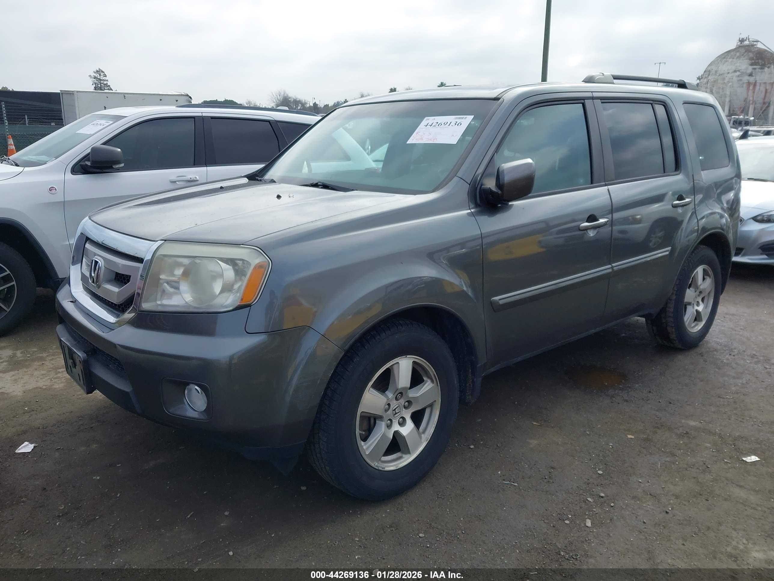 HONDA PILOT image 2