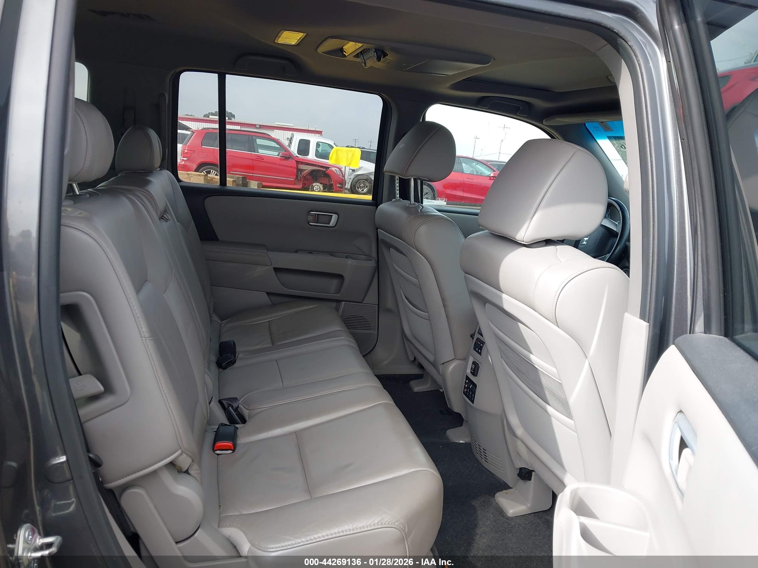 HONDA PILOT image 8