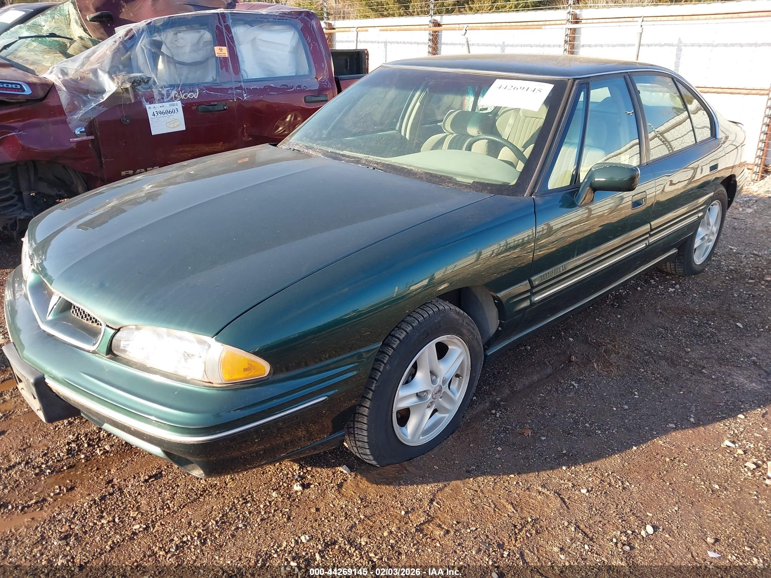 PONTIAC BONNEVILLE image 2