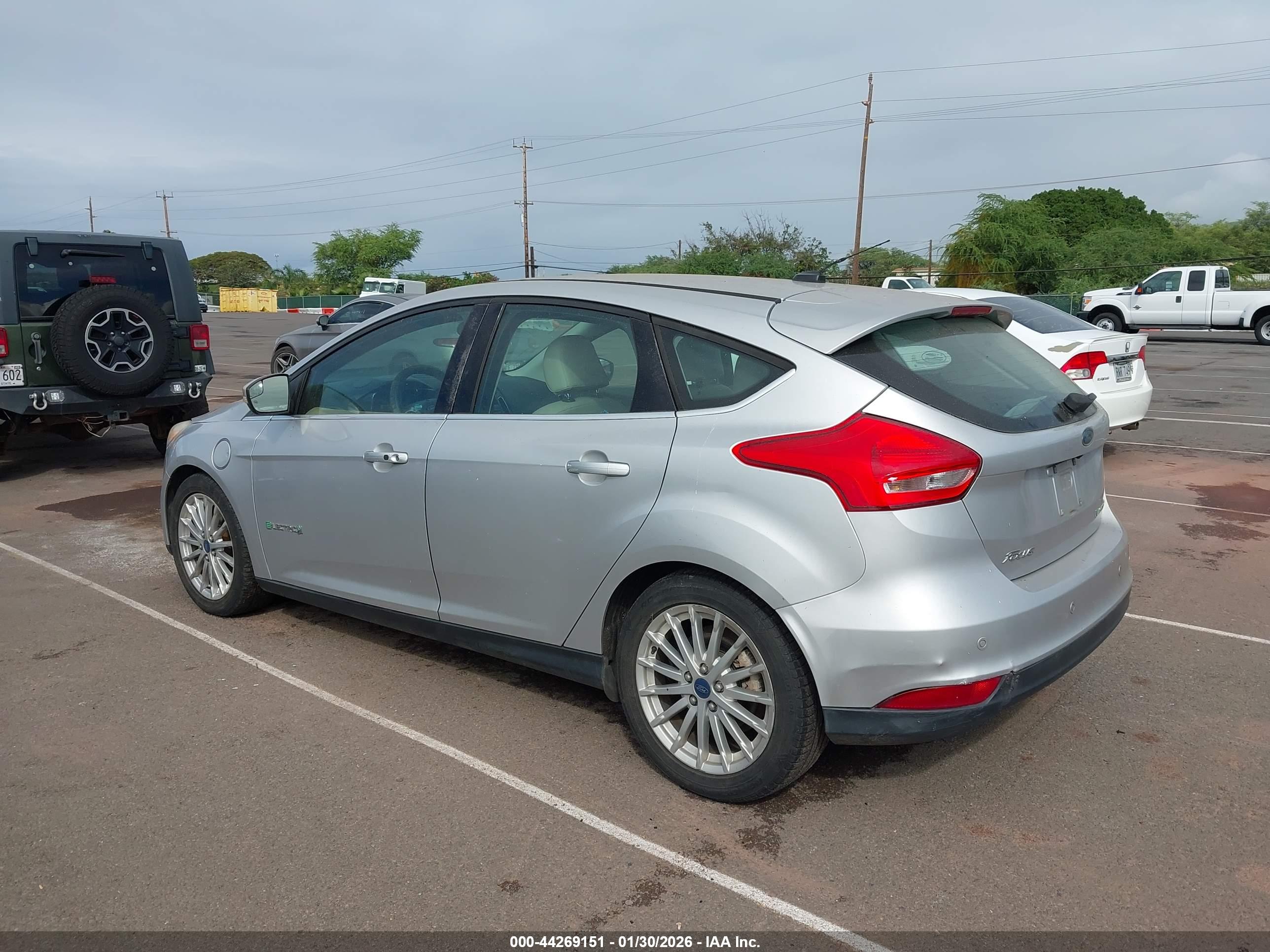 FORD FOCUS image 3