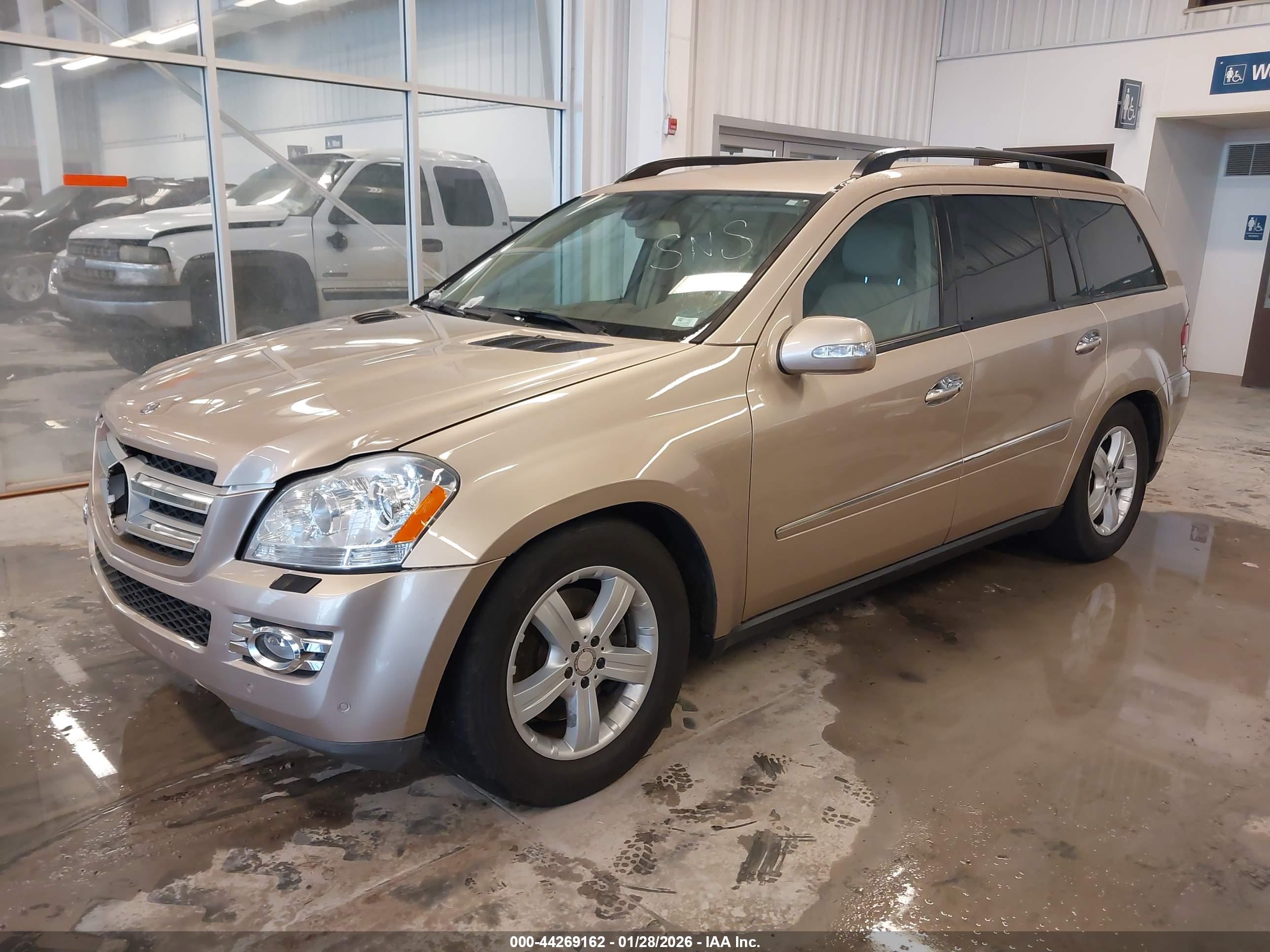 MERCEDES-BENZ GL image 2