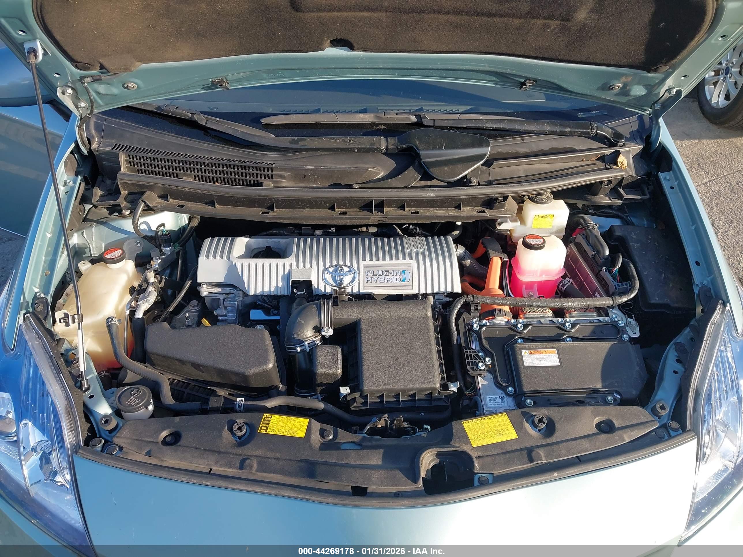 TOYOTA PRIUS image 10