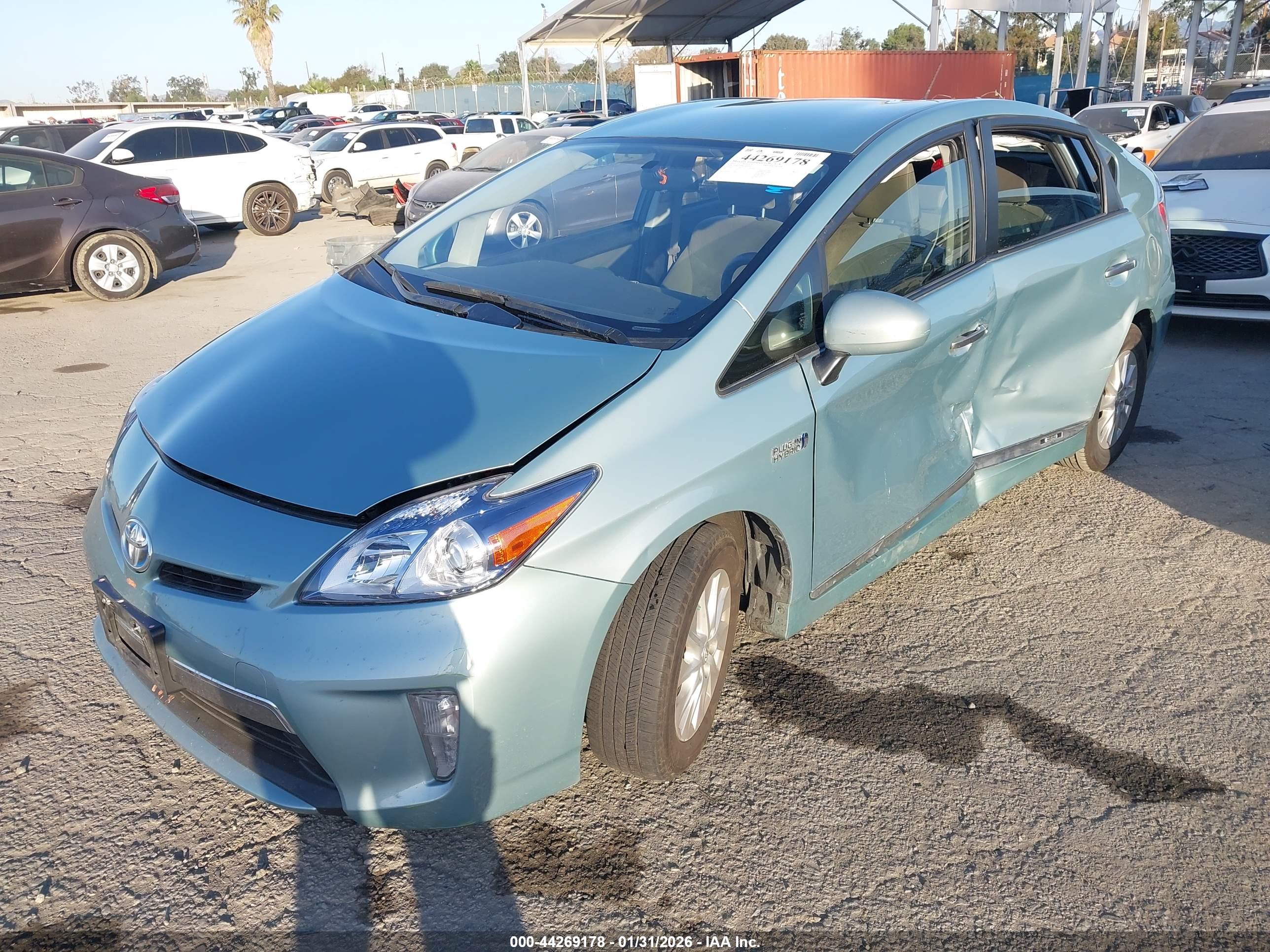 TOYOTA PRIUS image 2