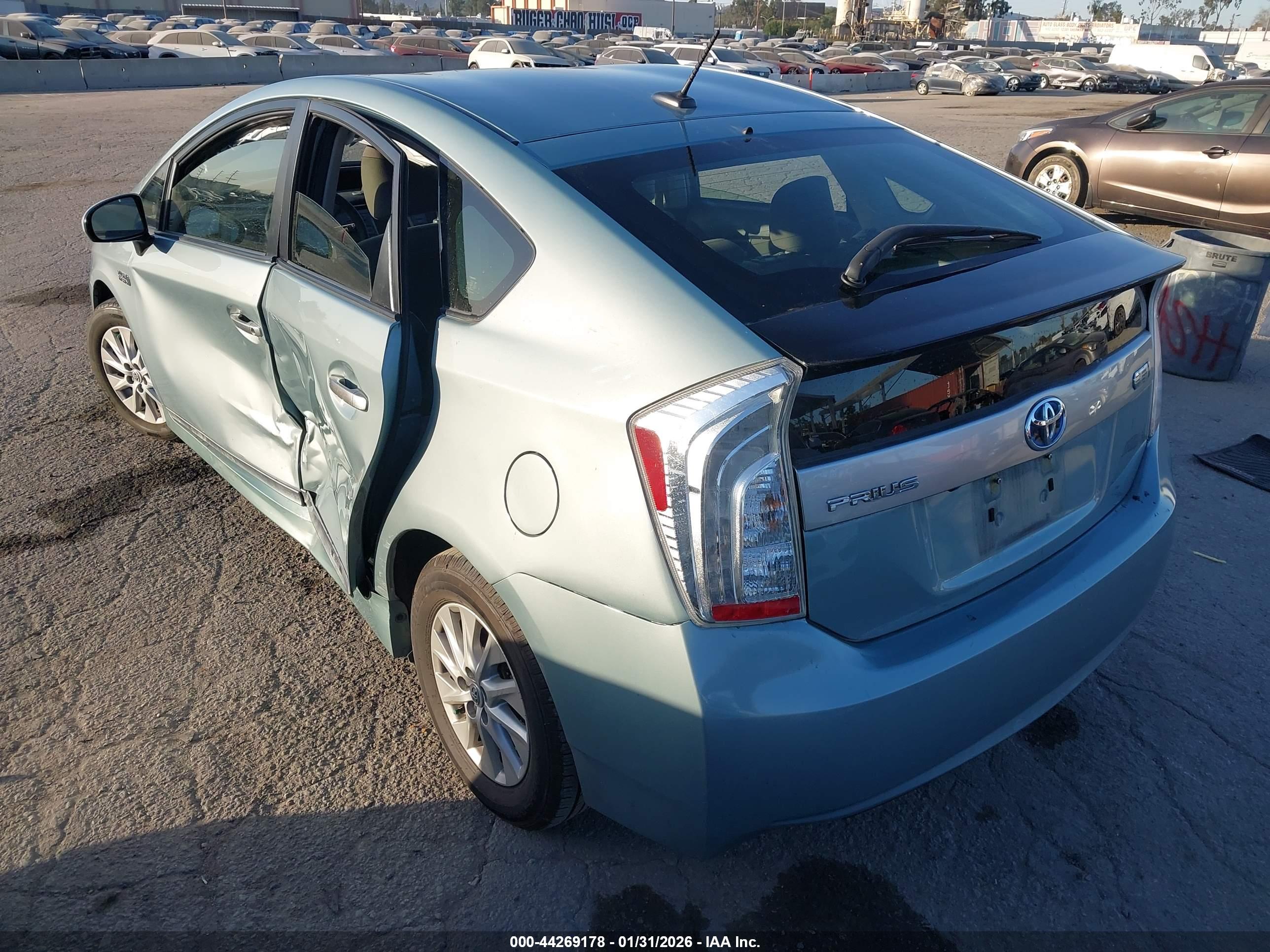 TOYOTA PRIUS image 3