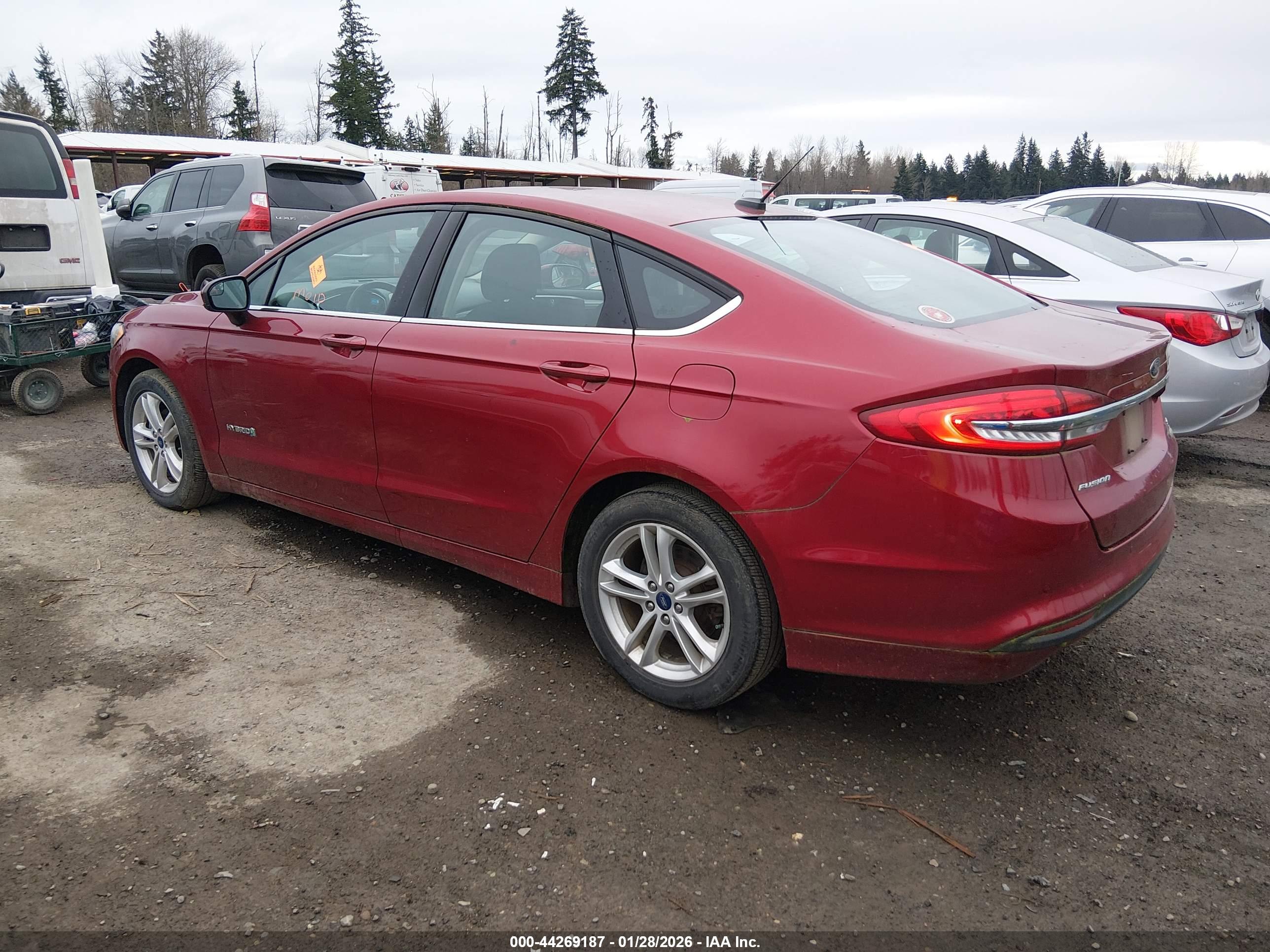 FORD FUSION image 3
