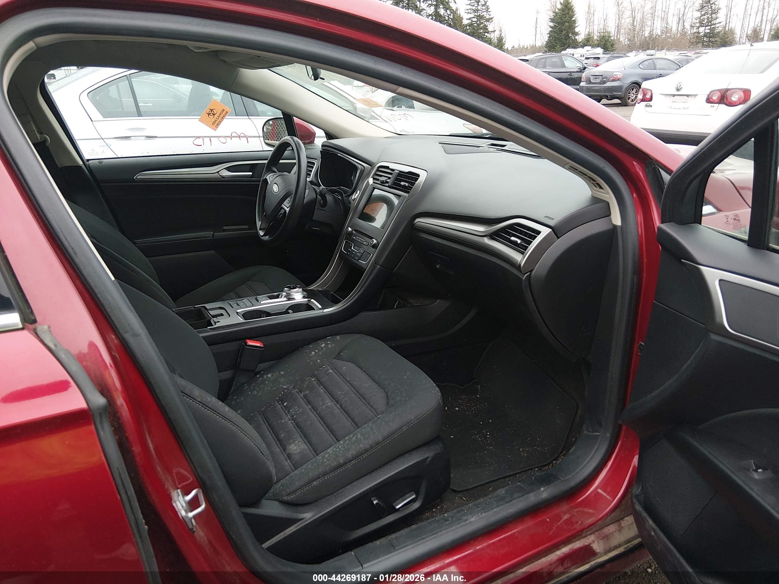 FORD FUSION image 5