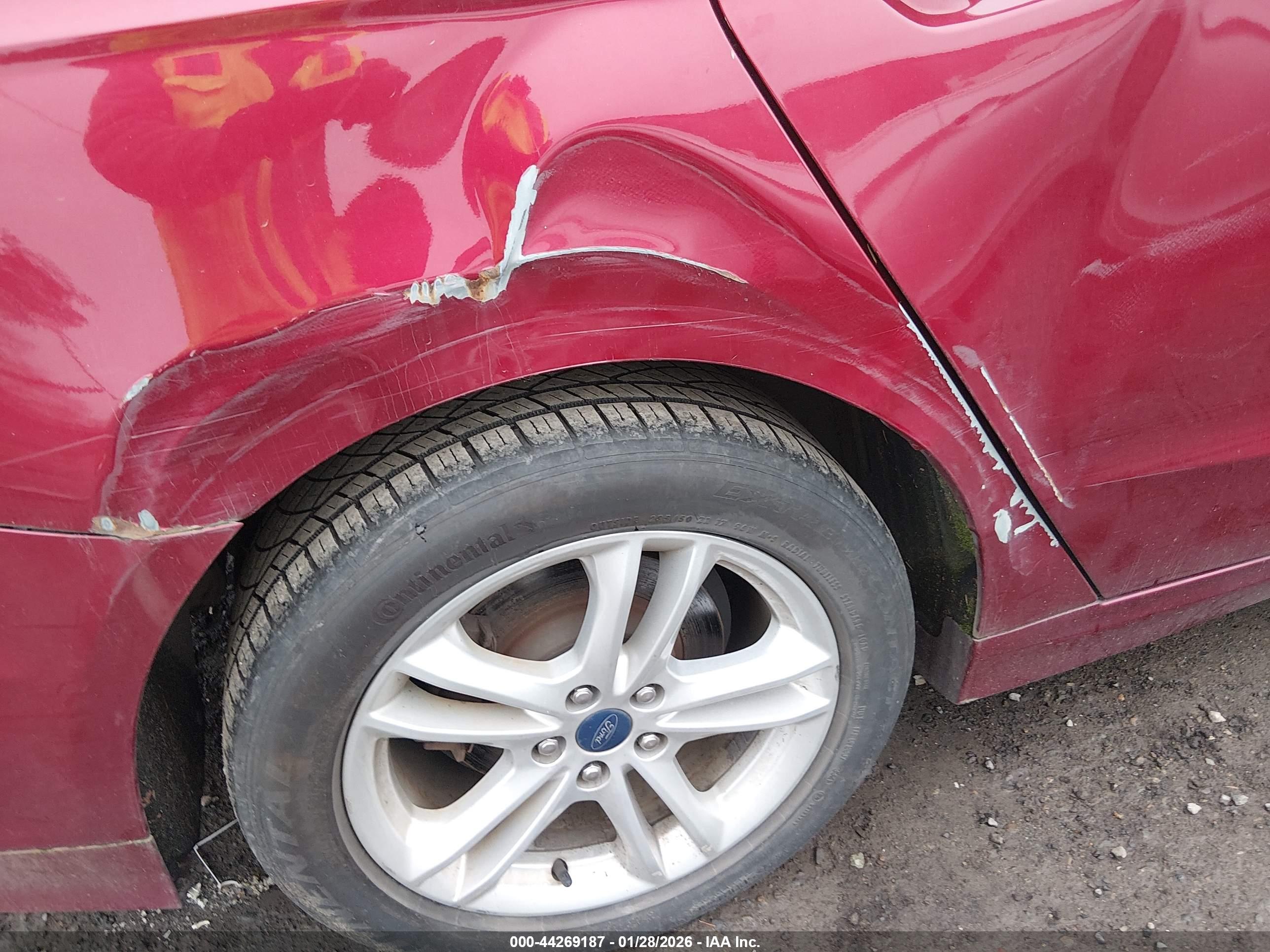 FORD FUSION image 6