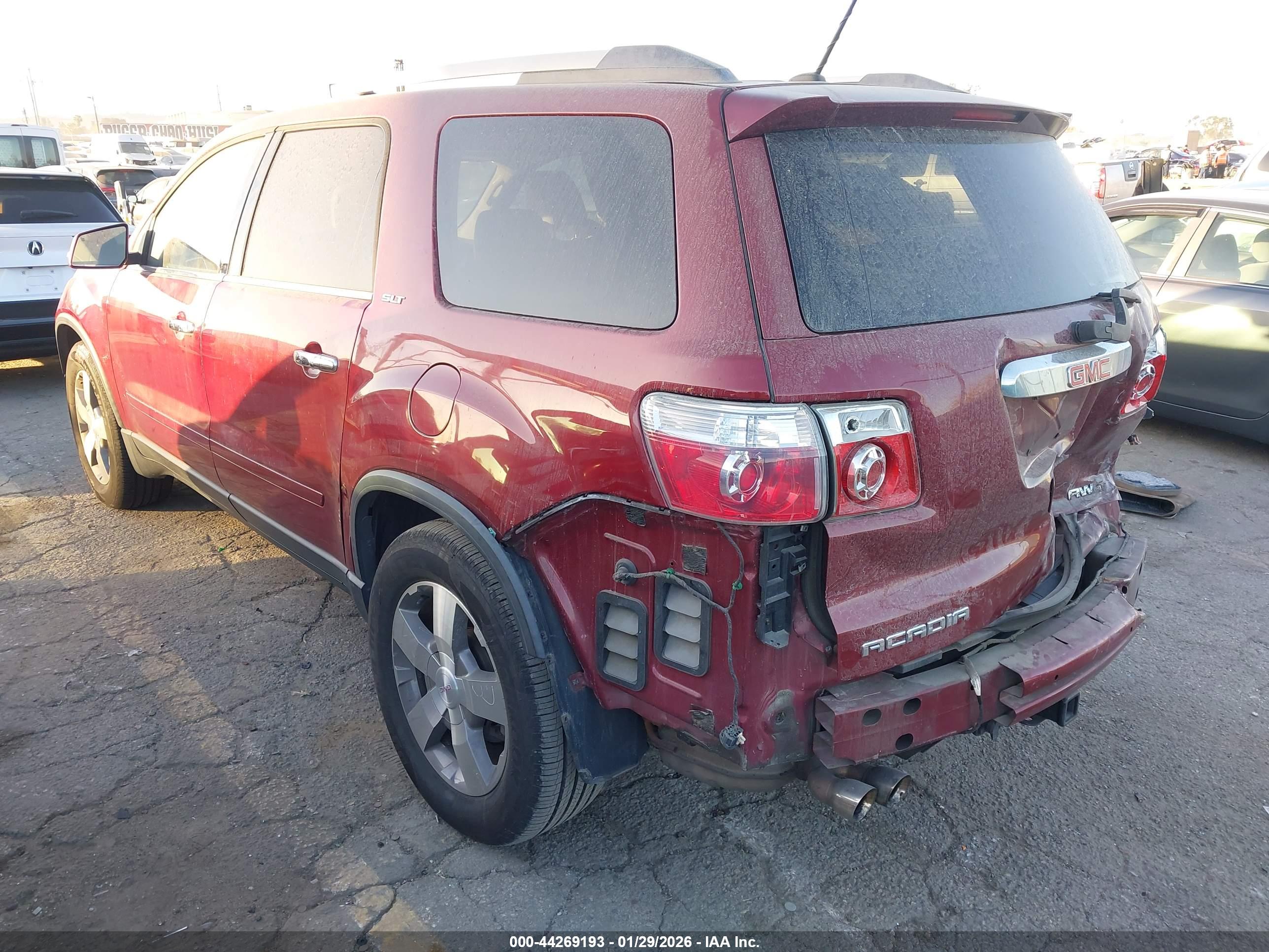 GMC ACADIA image 3