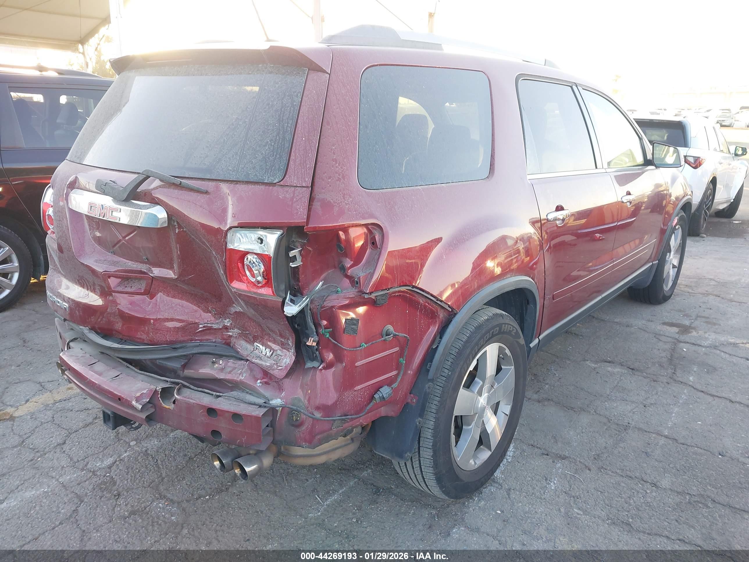 GMC ACADIA image 4