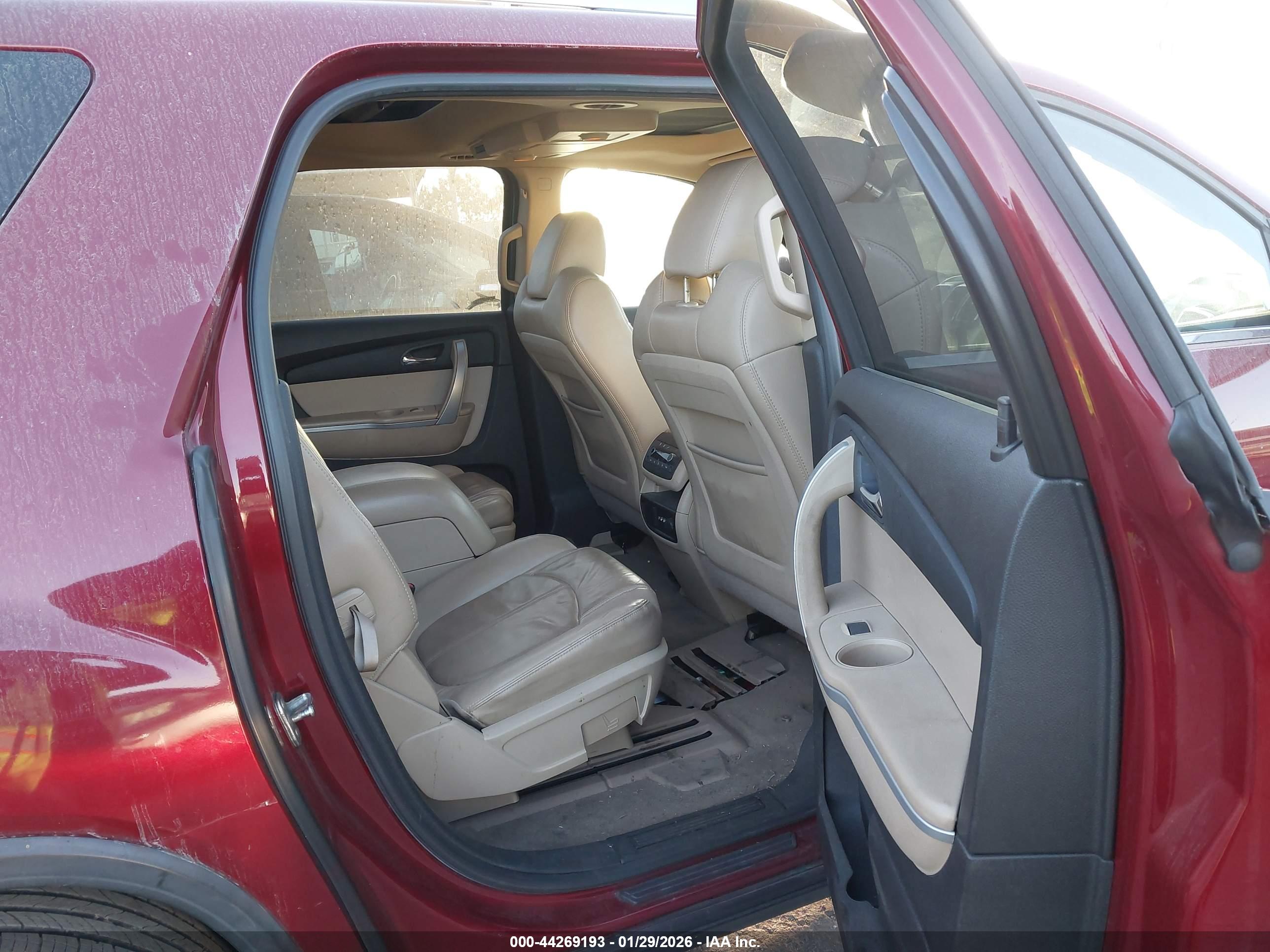 GMC ACADIA image 8