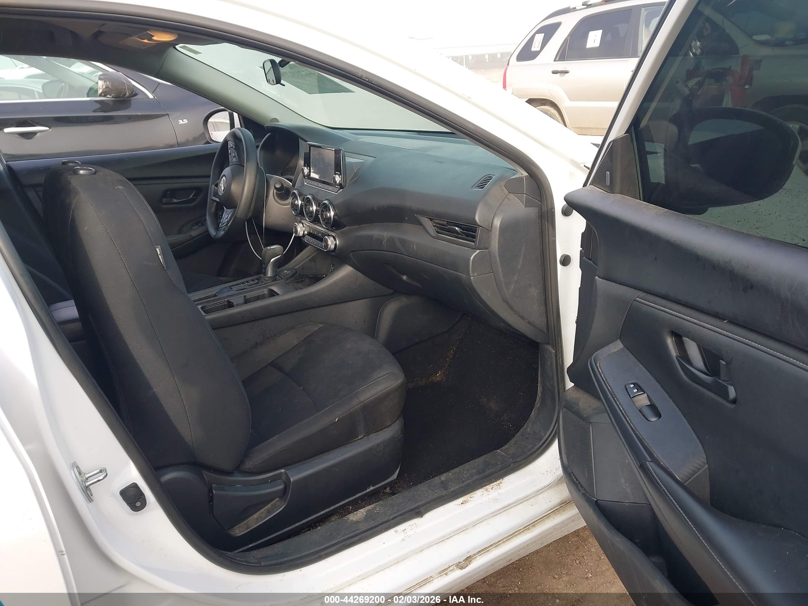 NISSAN SENTRA image 5