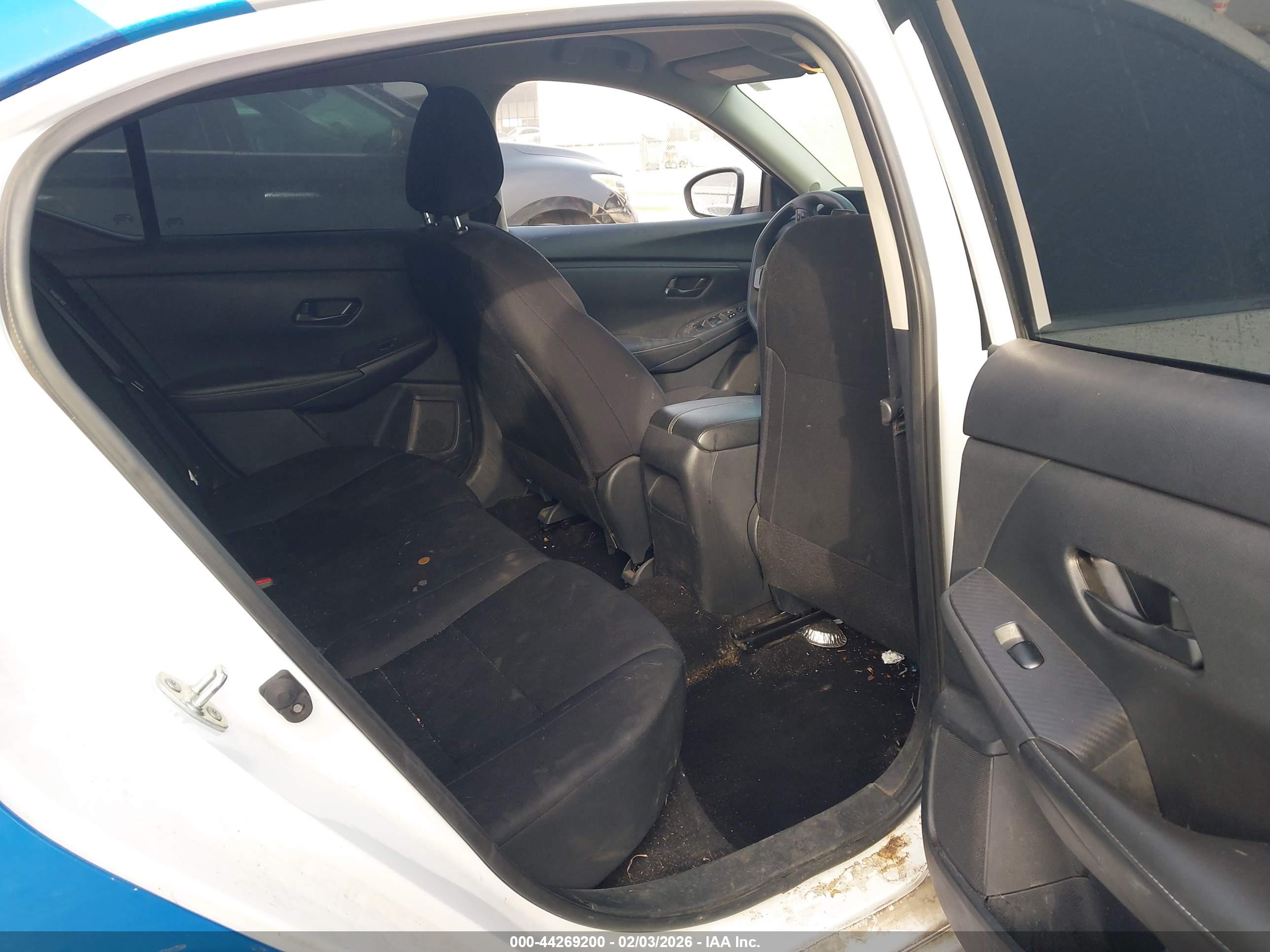 NISSAN SENTRA image 8