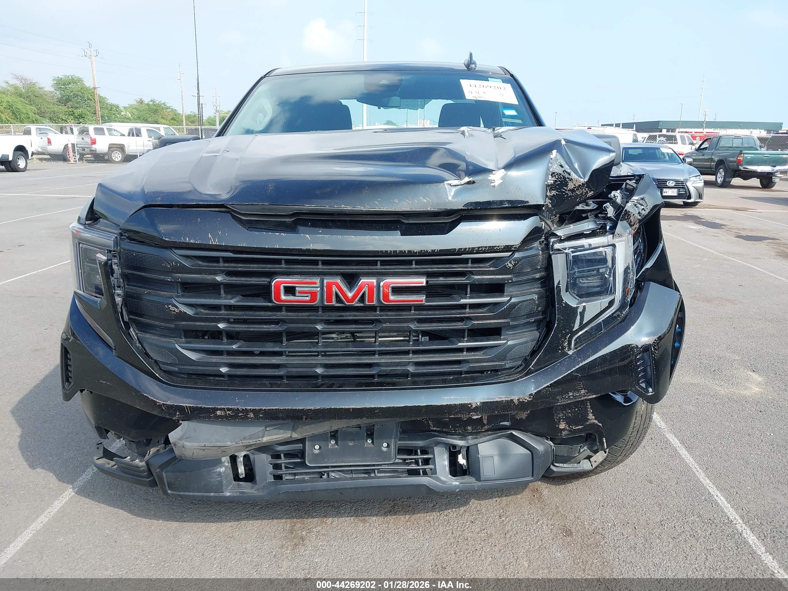 GMC SIERRA image 6