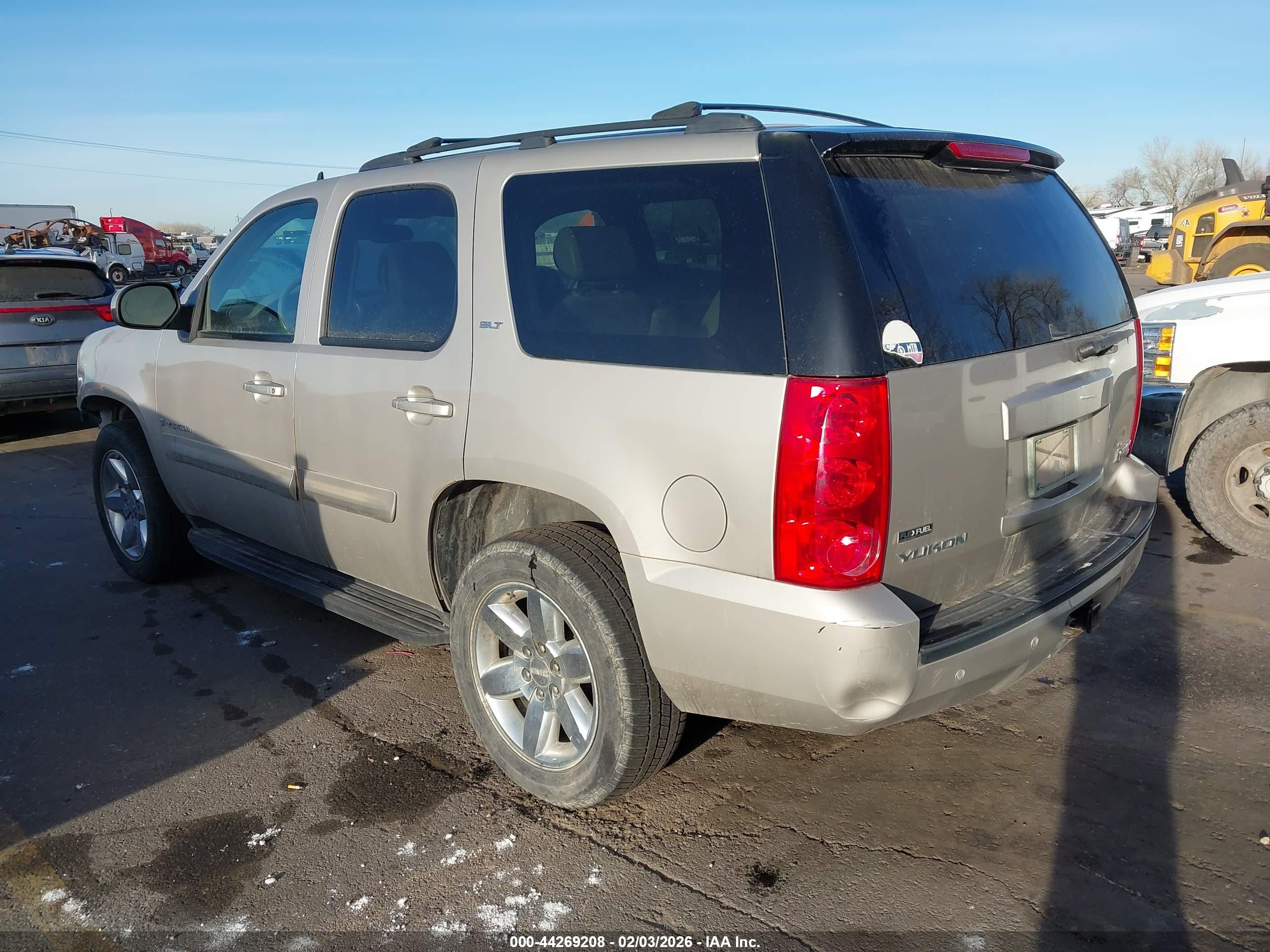 GMC YUKON image 3