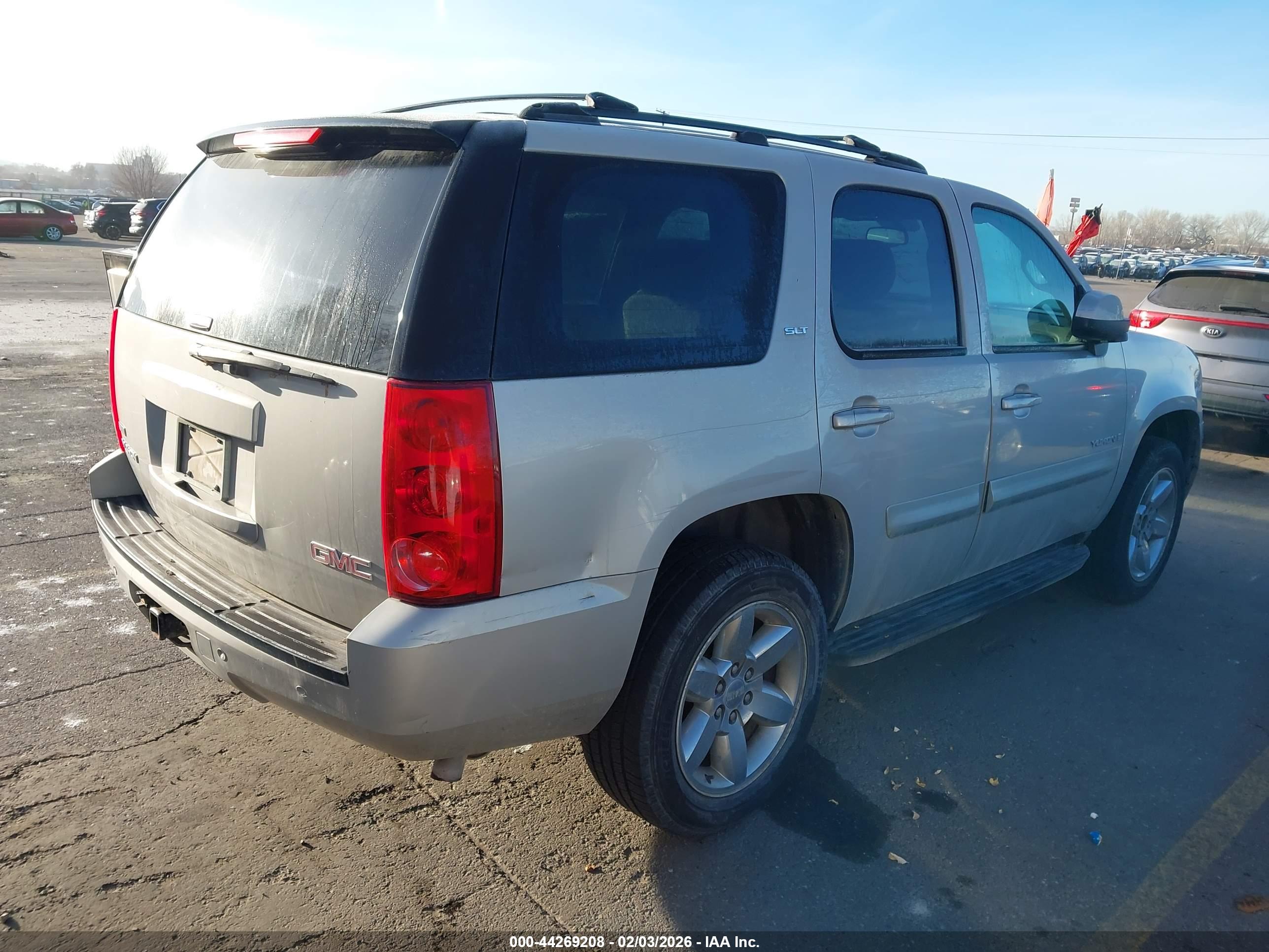 GMC YUKON image 4