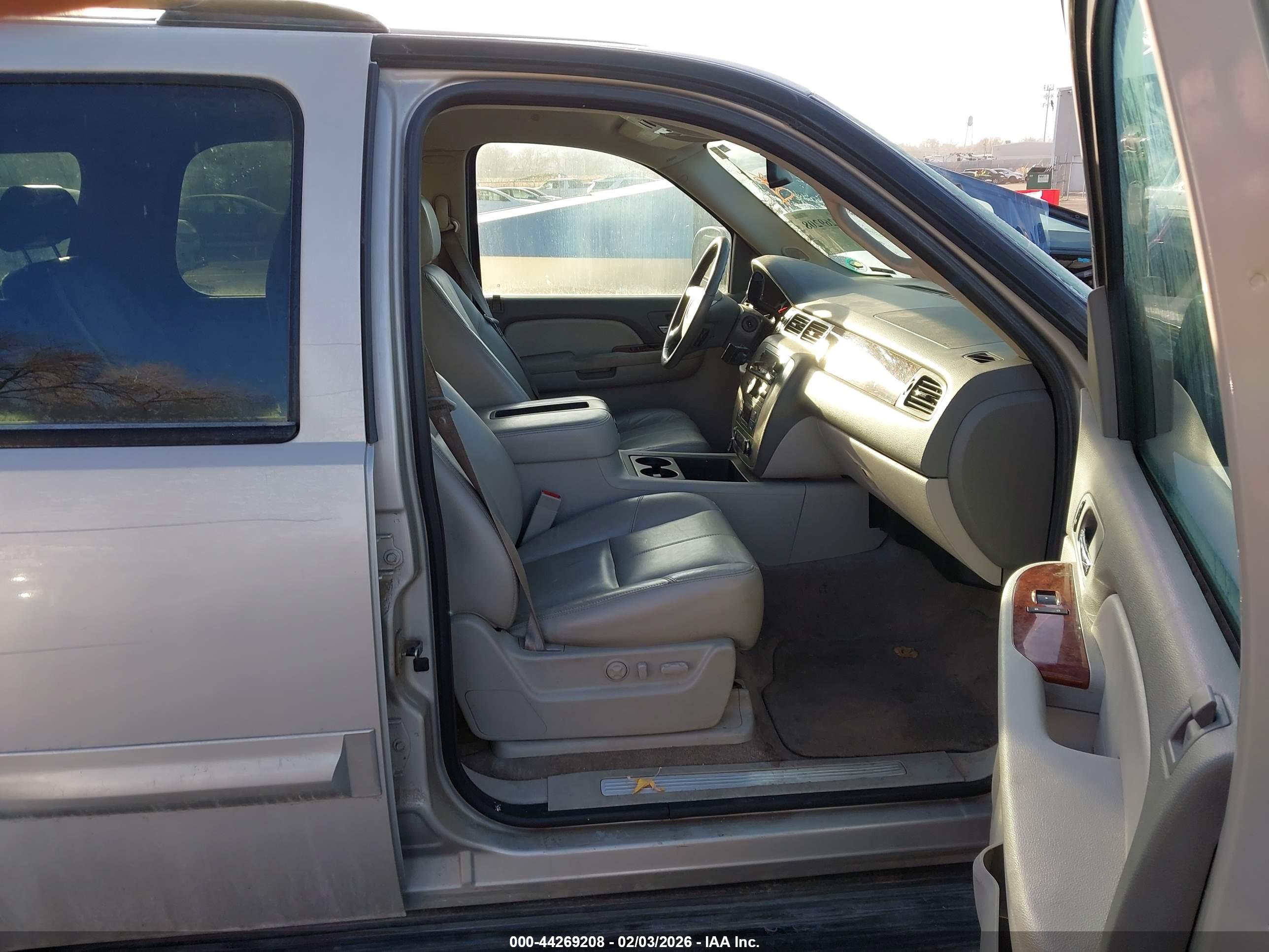 GMC YUKON image 5