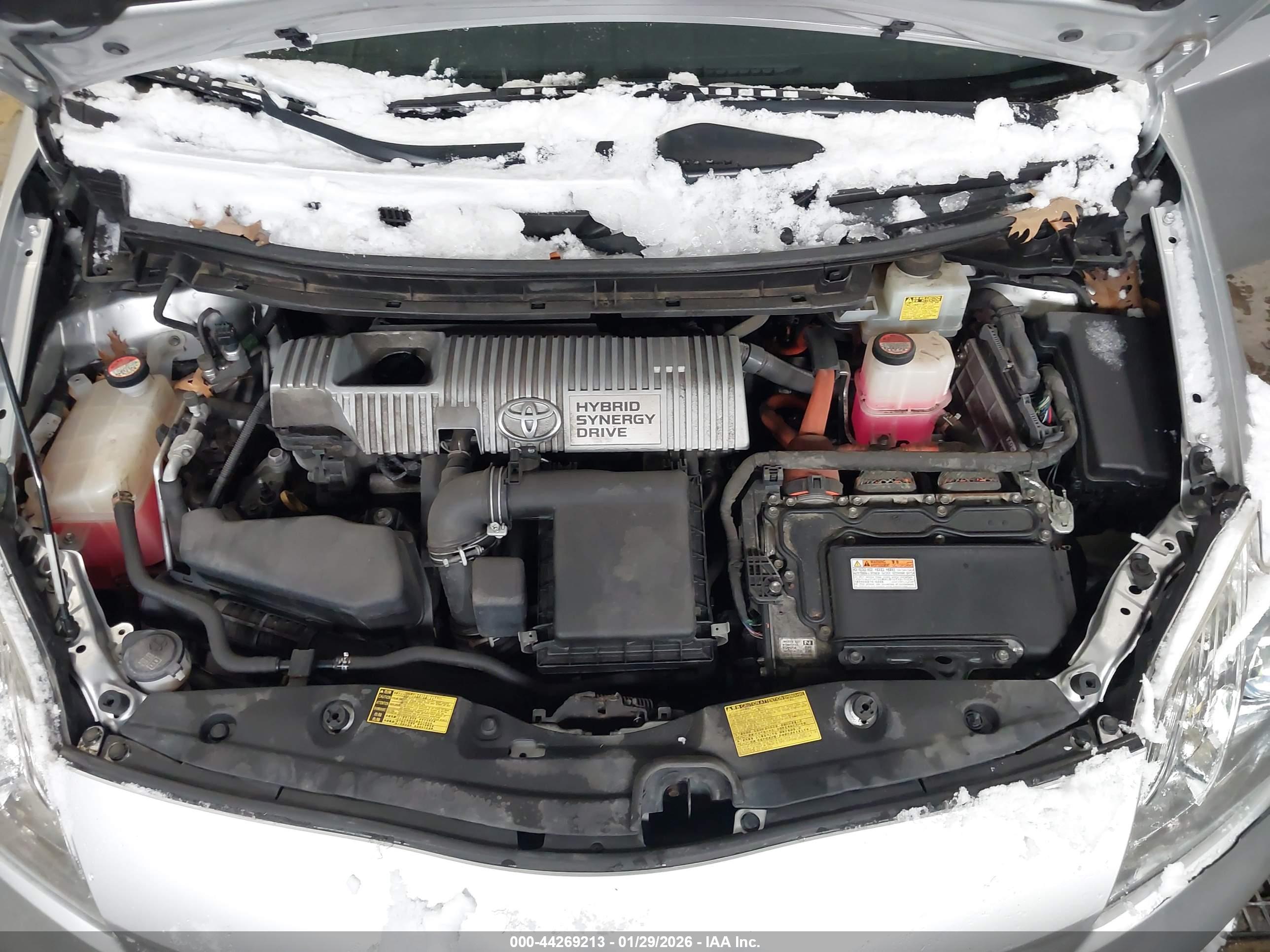 TOYOTA PRIUS image 10