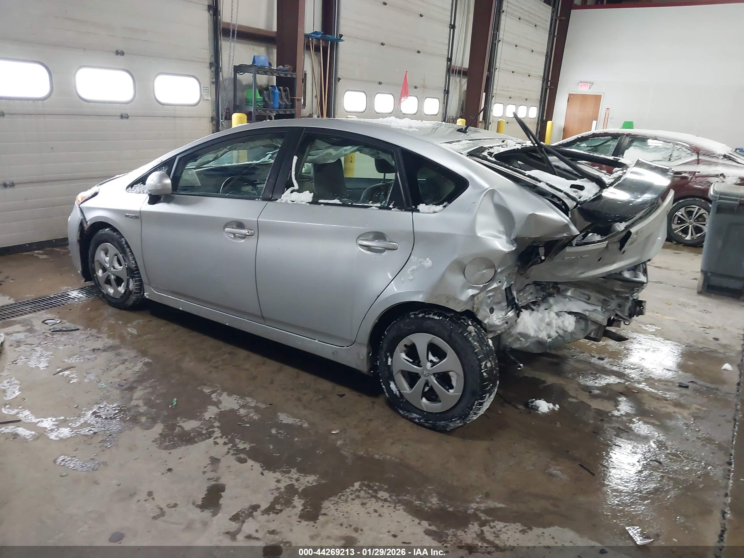 TOYOTA PRIUS image 3