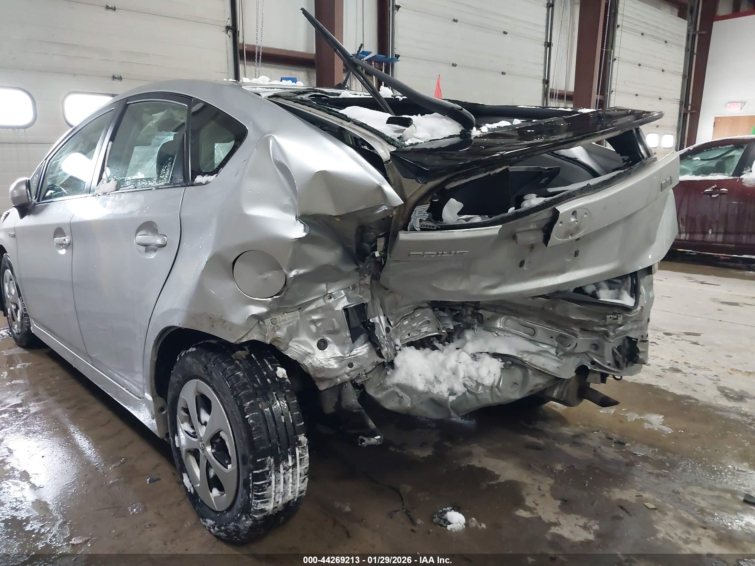 TOYOTA PRIUS image 6