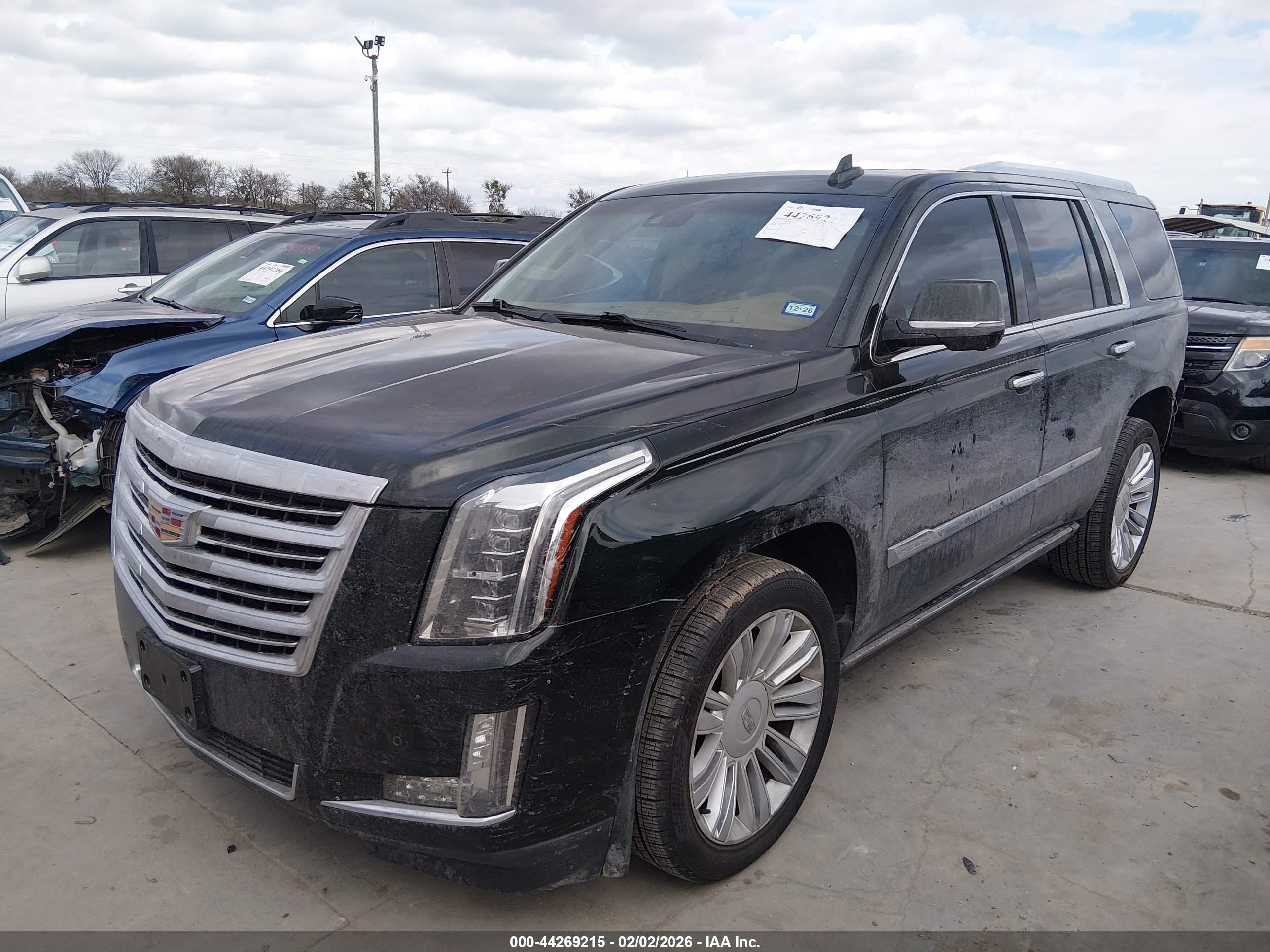 CADILLAC ESCALADE image 2