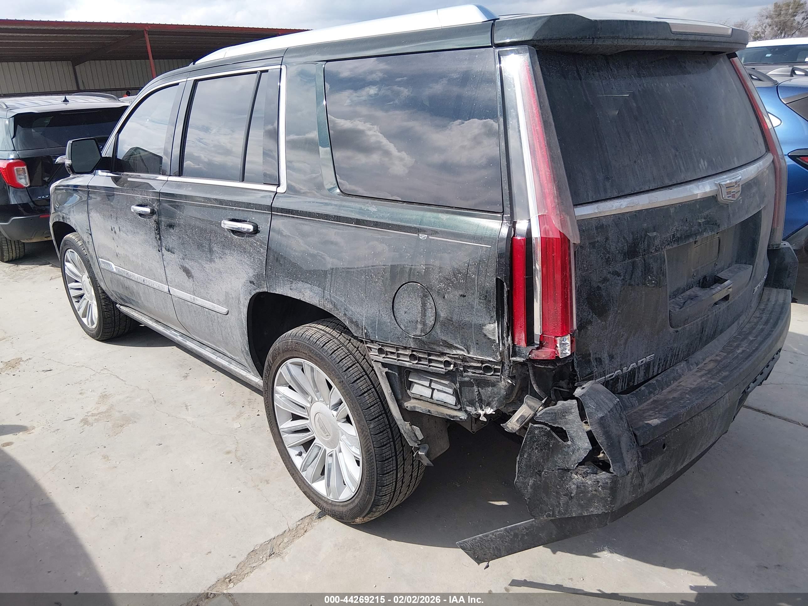 CADILLAC ESCALADE image 3